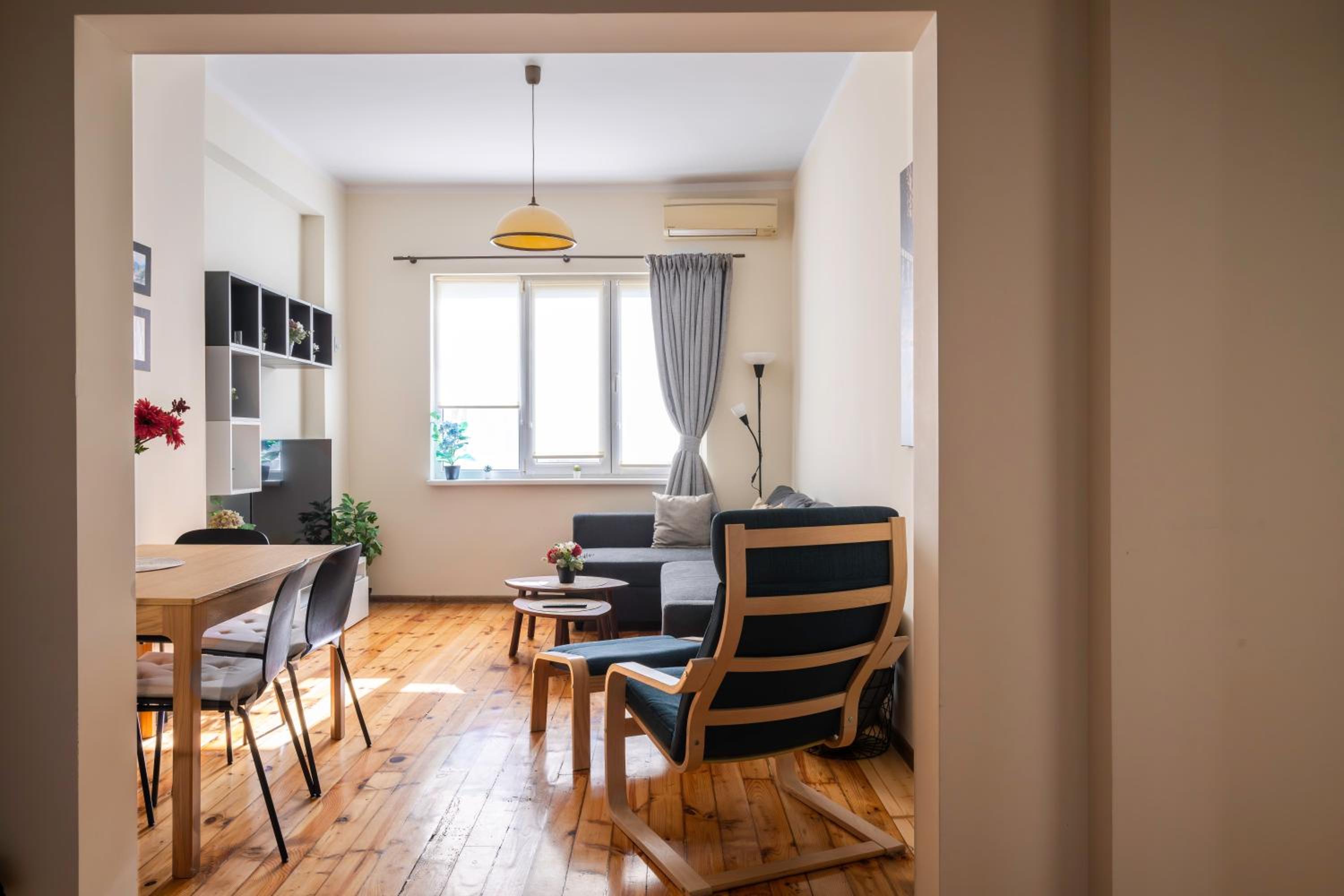 Stylish CityHub Retreat in Sofia Center by Flat Mаnager