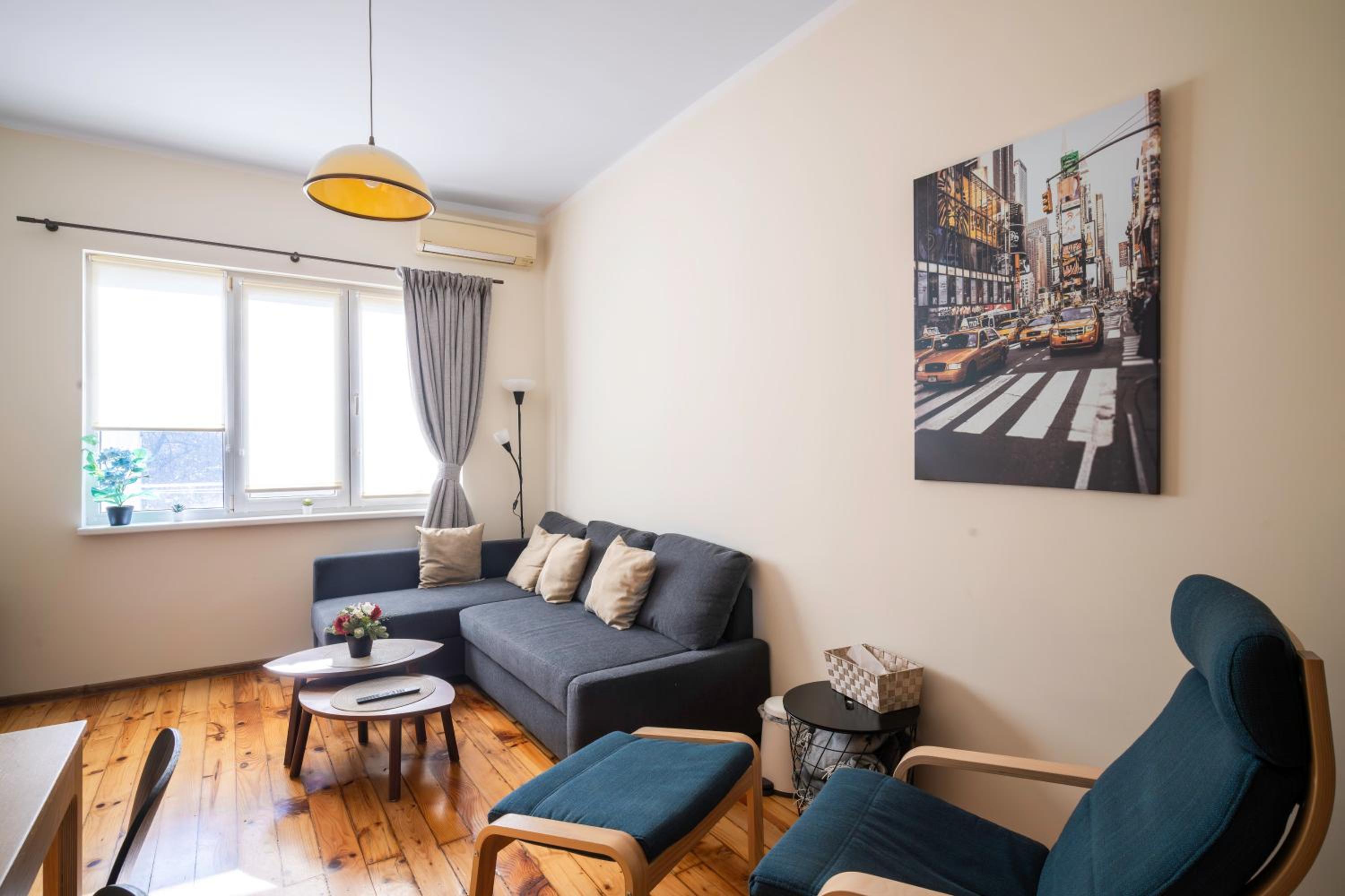Stylish CityHub Retreat in Sofia Center by Flat Mаnager