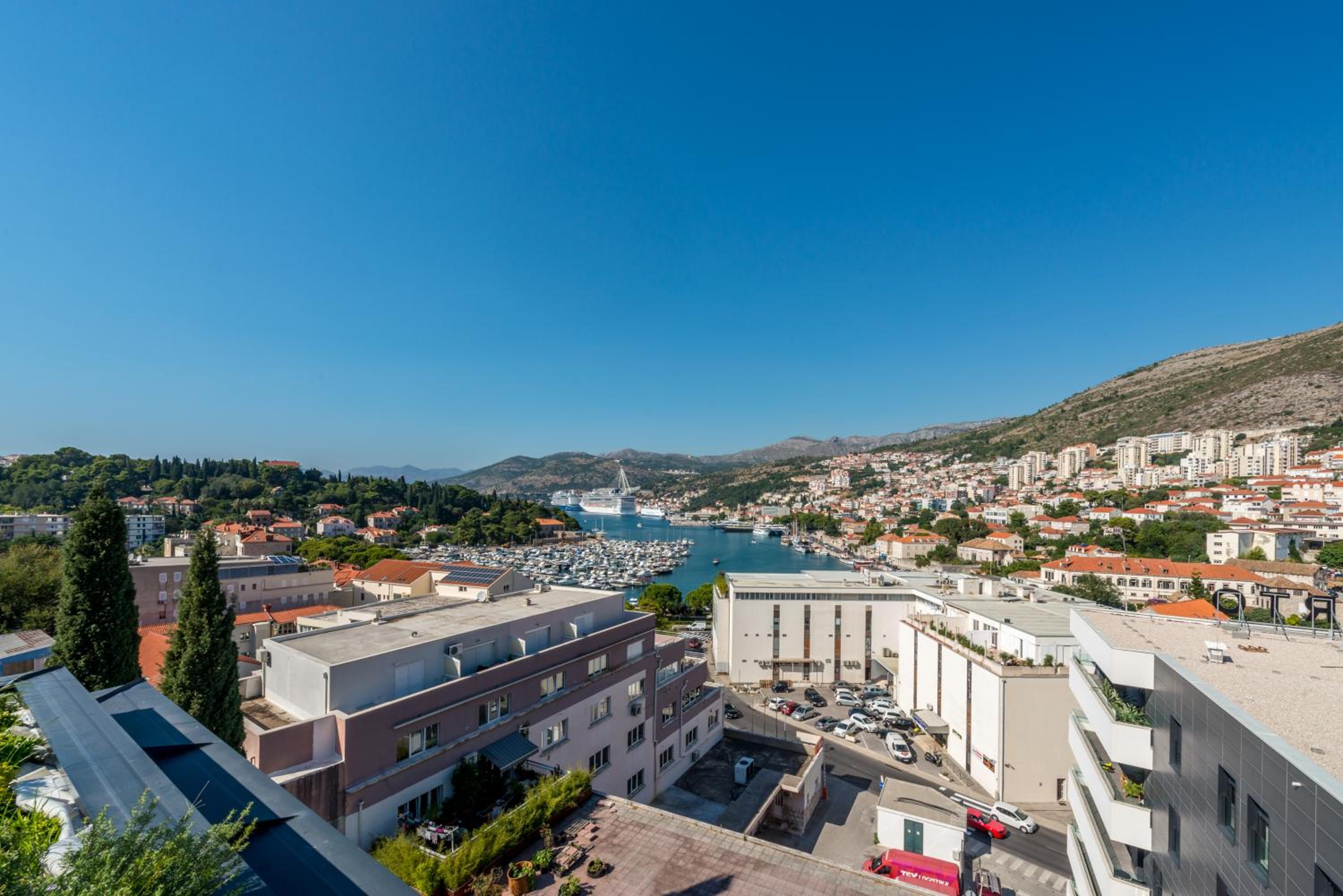 Lupo Gravosa FREE PARKING