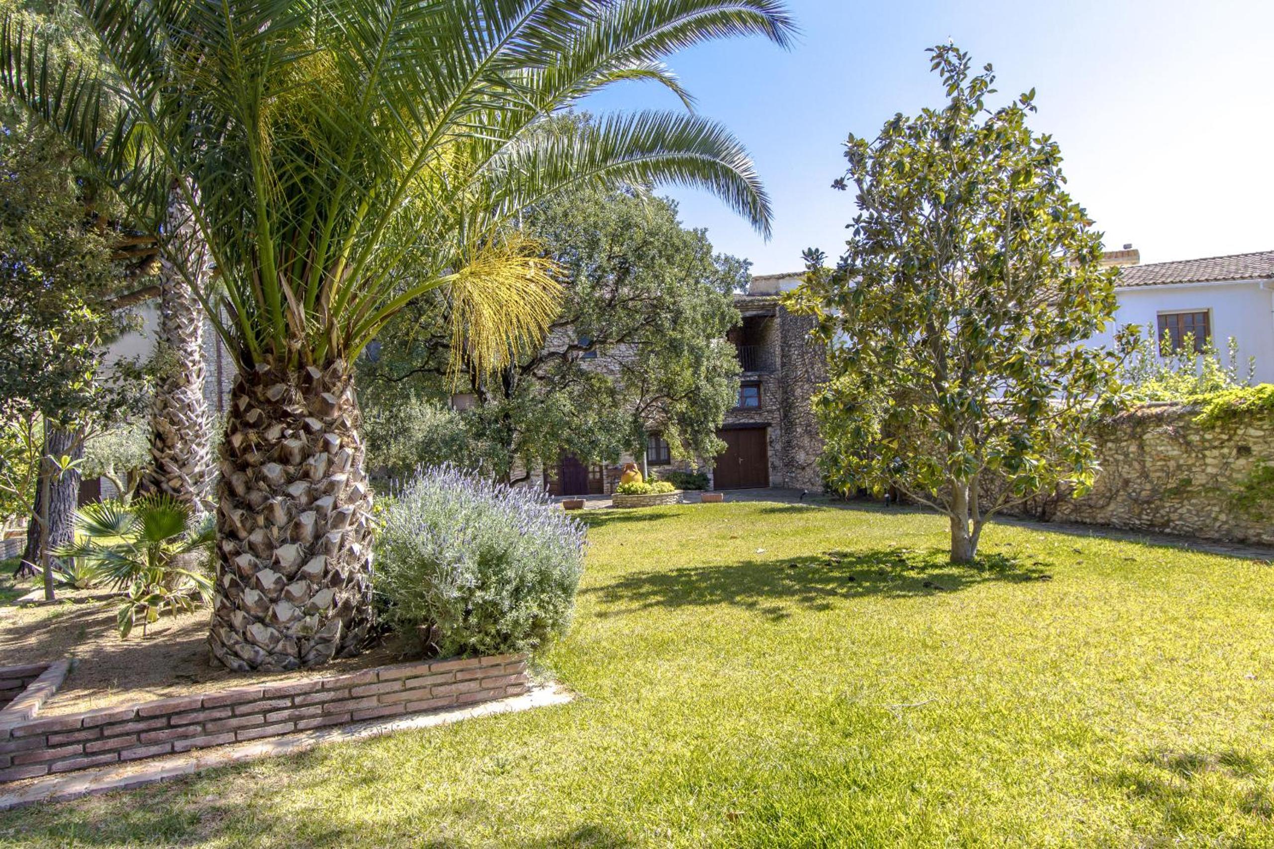 Catalunya Casas Timeless Elegance near Barcelona, 14 min to beach view 3