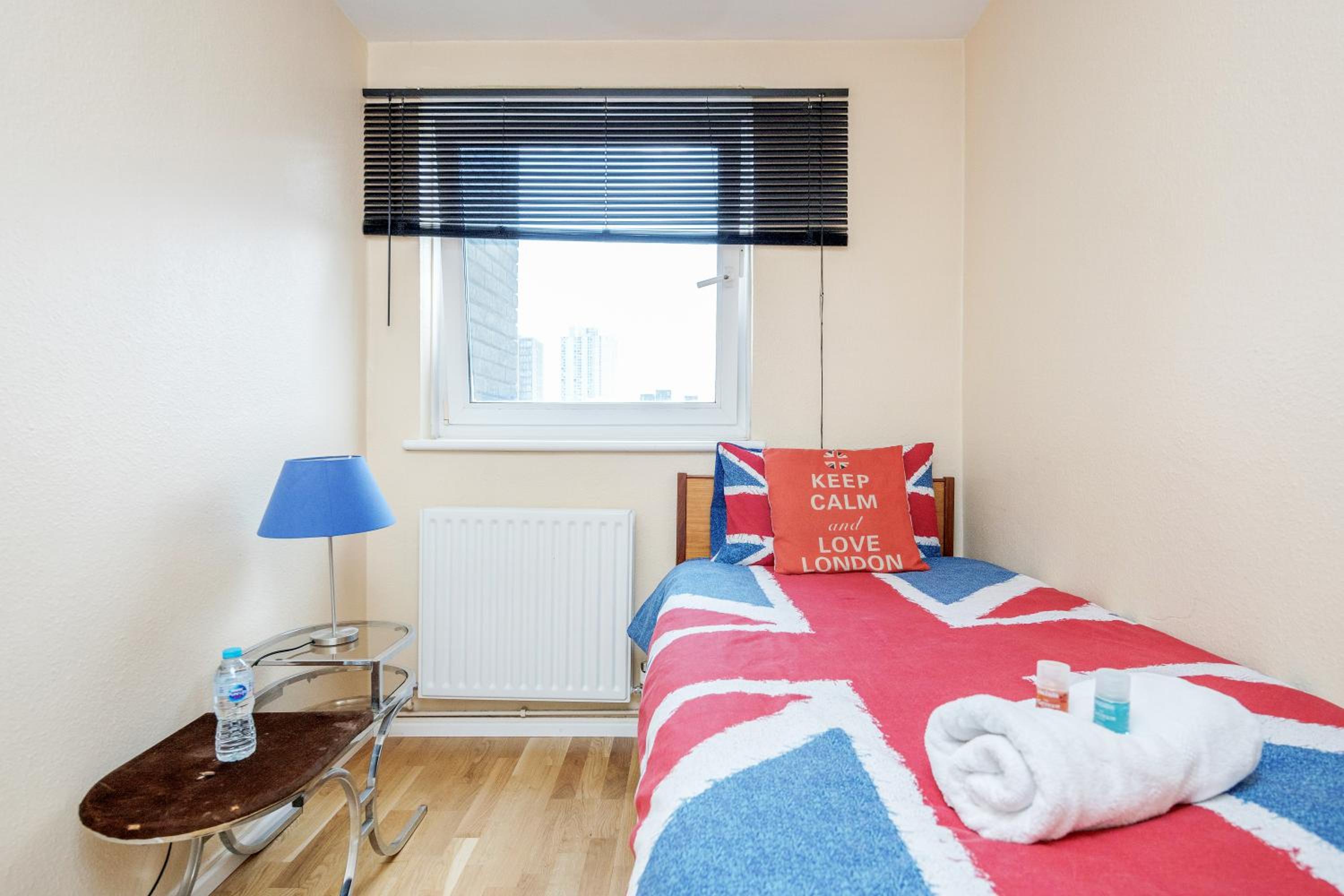 4-bedroom flat near BigBen,Parliament & London Eye