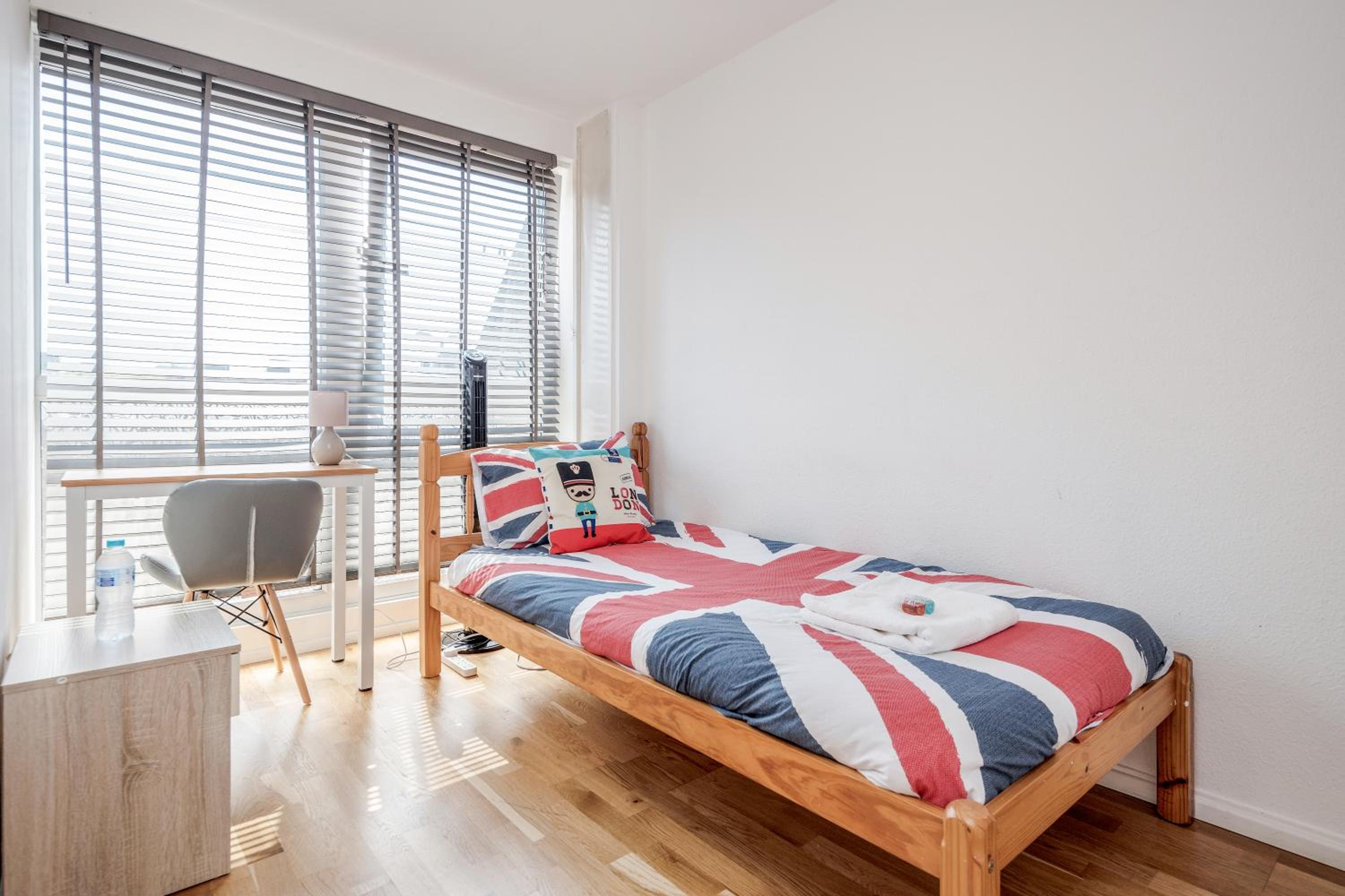4-bedroom flat near BigBen,Parliament & London Eye