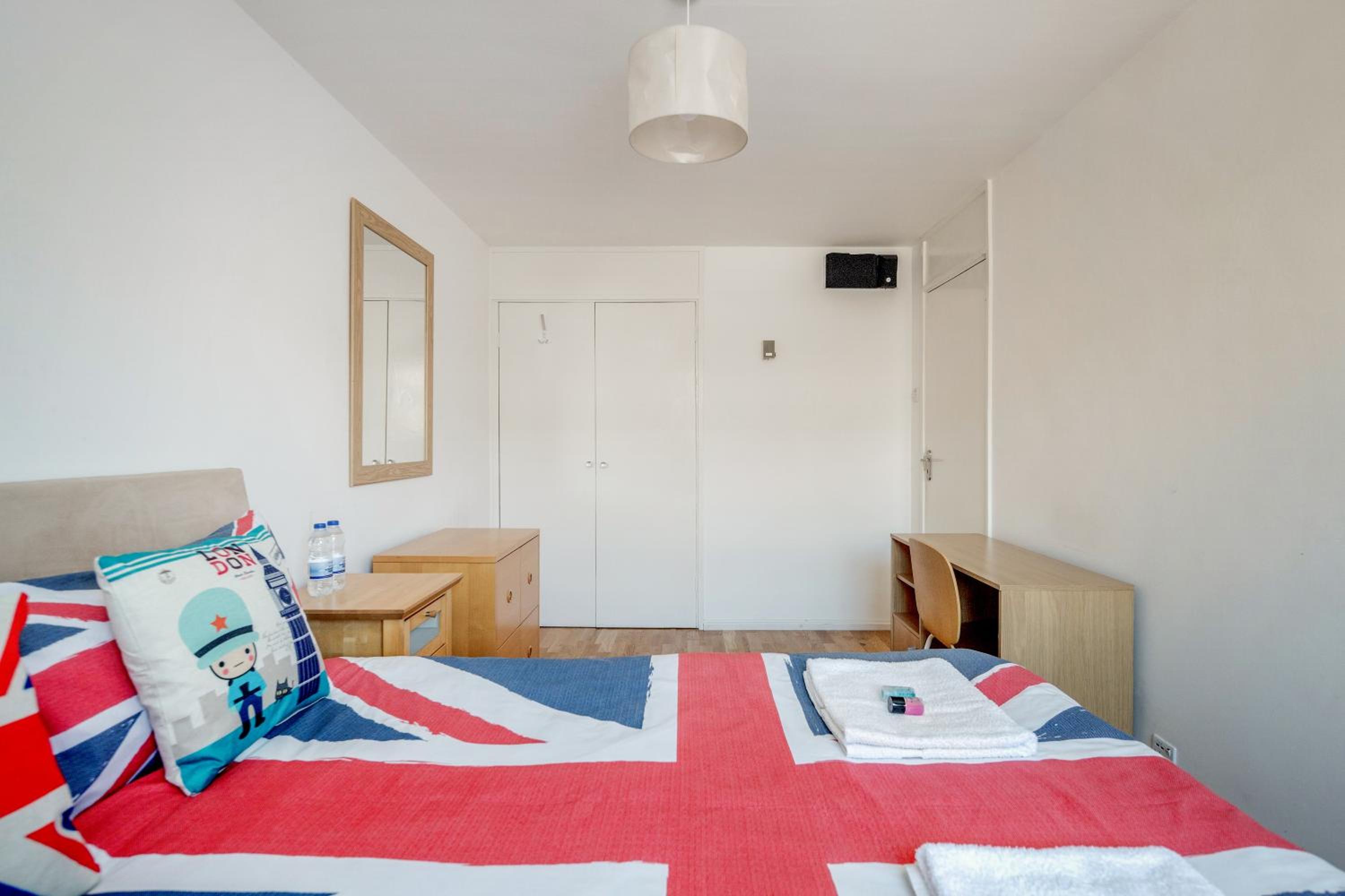 4-bedroom flat near BigBen,Parliament & London Eye