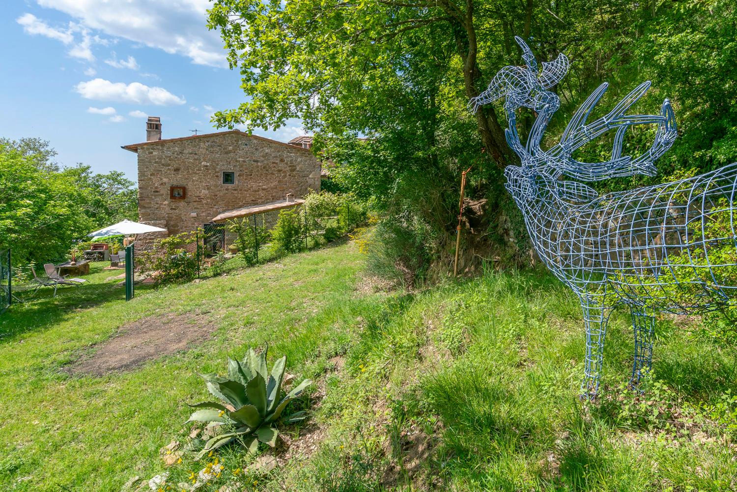 La Casa Nel Bosco D'arte- Greve in Chianti, holiday house with private garden view 3