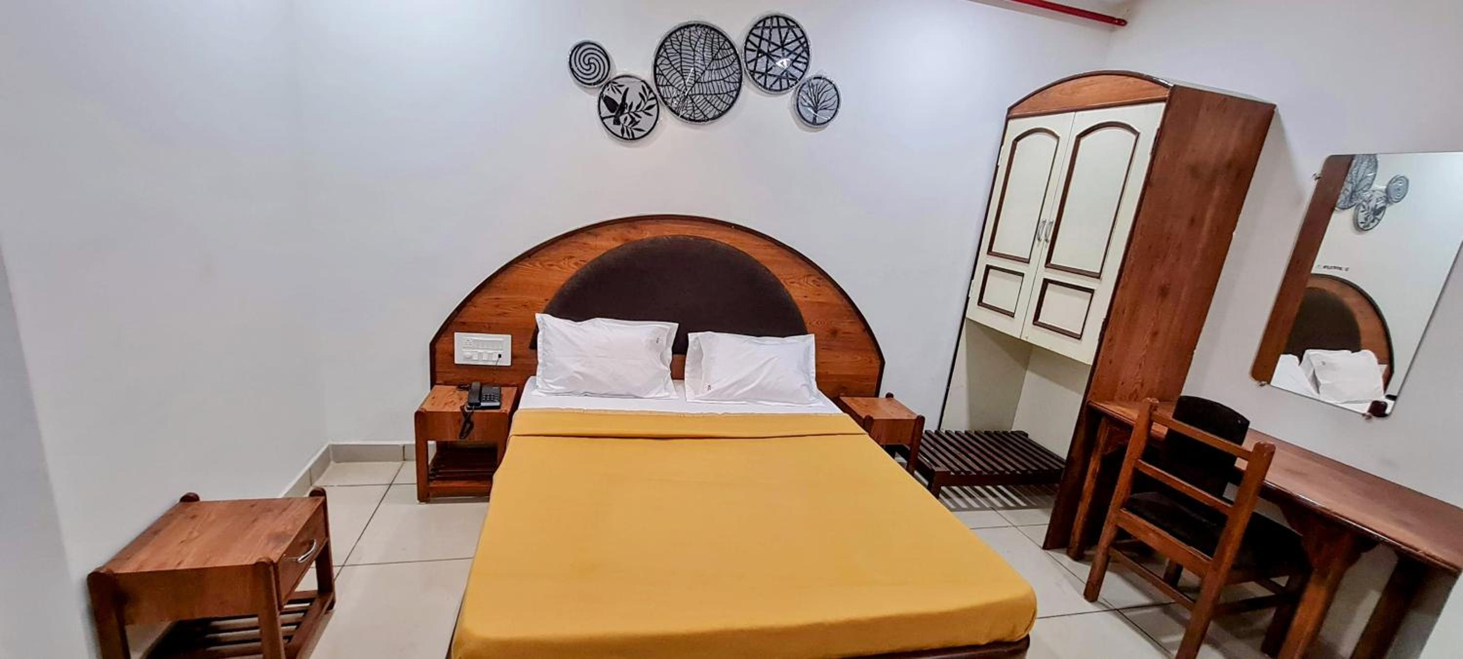 HOTEL TIRTH view 3