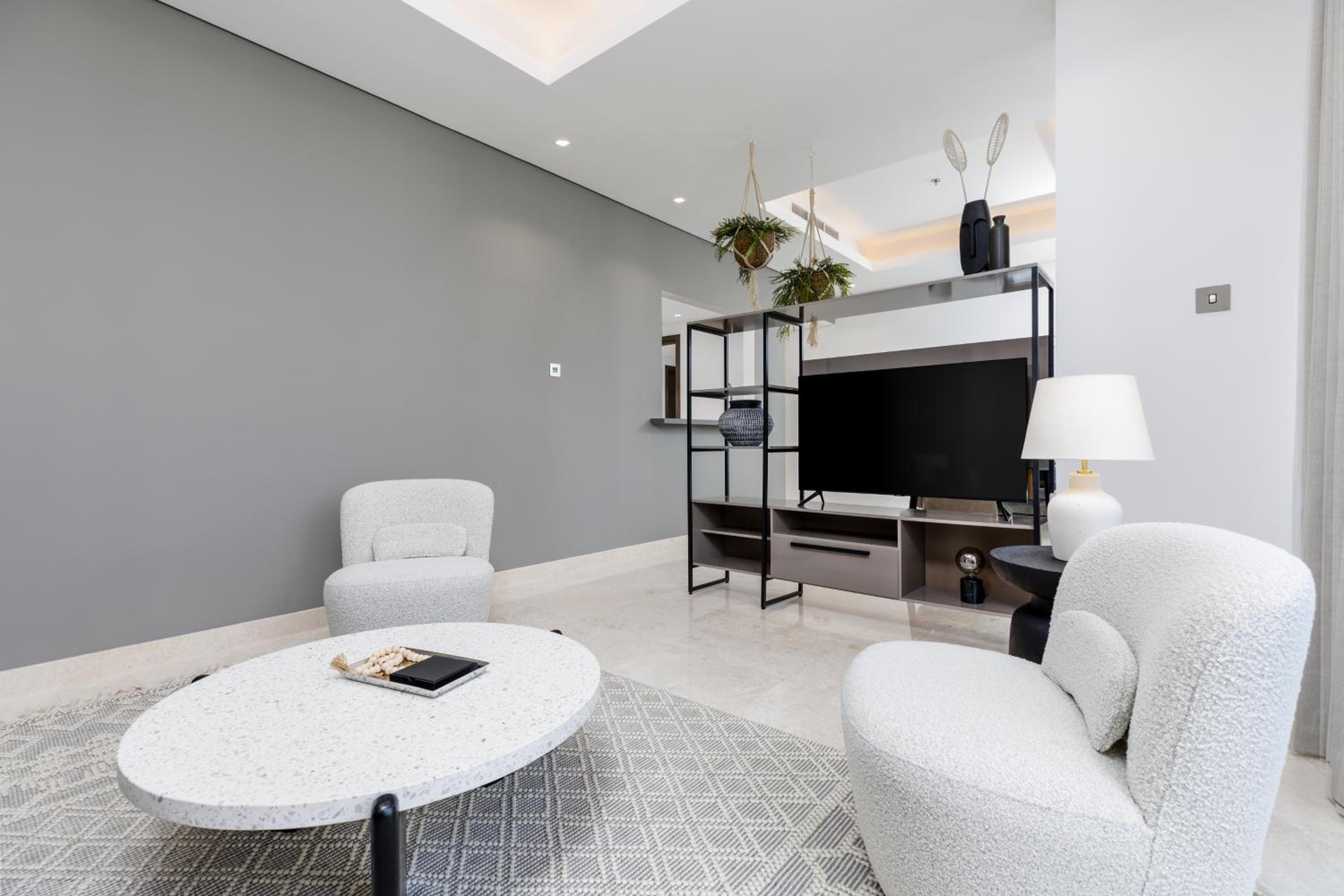 Maison Privee - Classy Urban Retreat with Amazing Dubai Canal Views