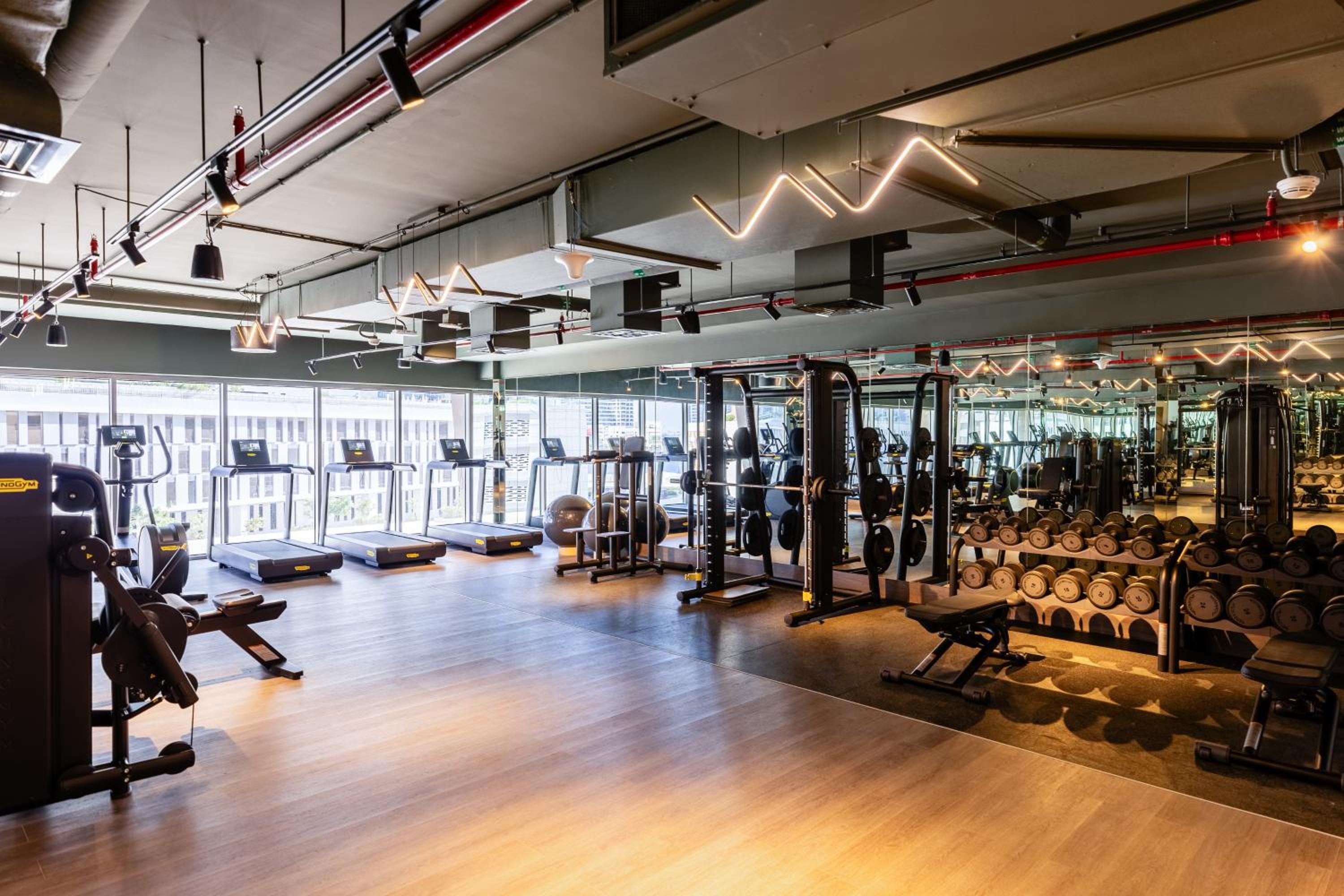 Maison Privee - Classy Urban Retreat with Amazing Dubai Canal Views