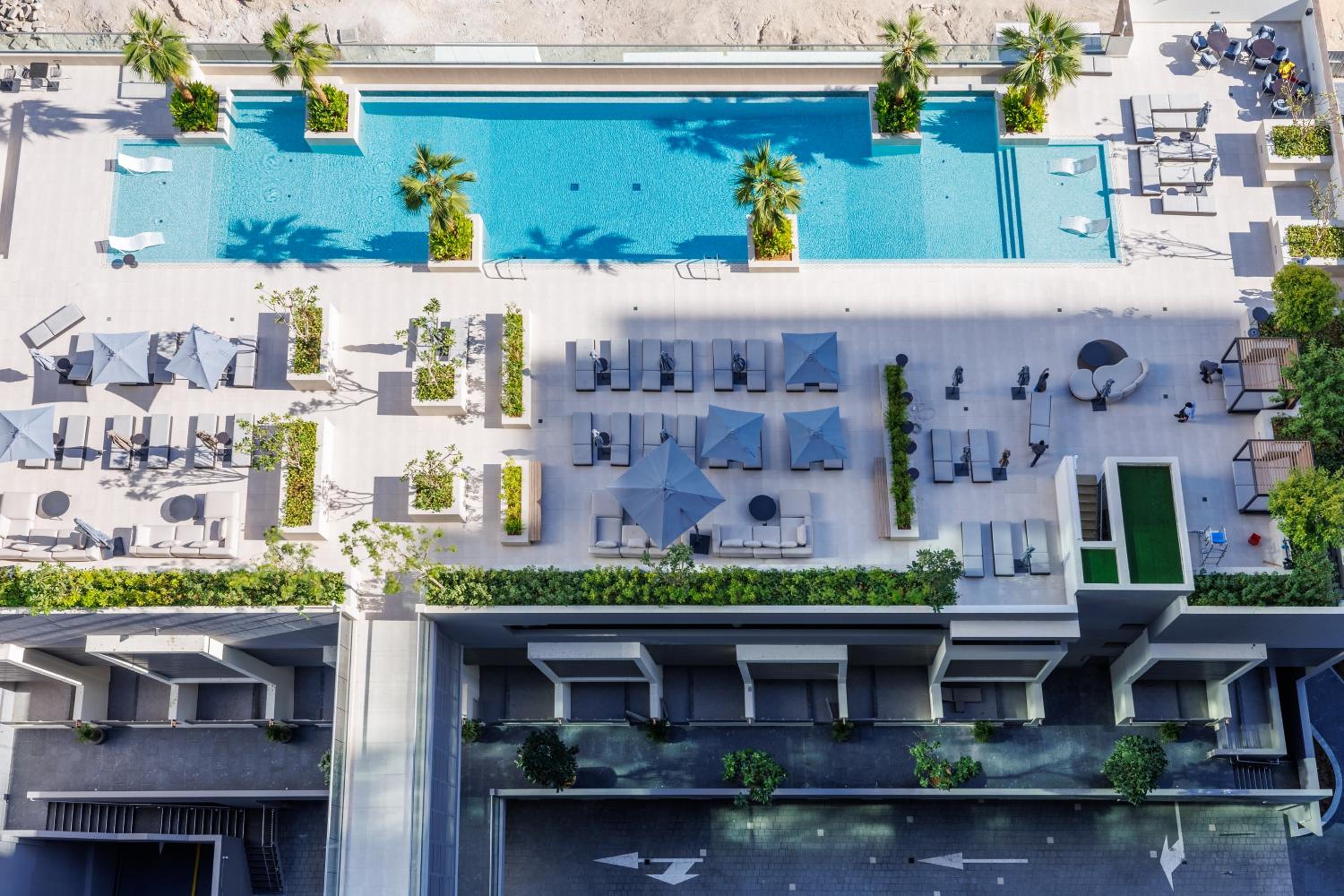 Maison Privee - Classy Urban Retreat with Amazing Dubai Canal Views