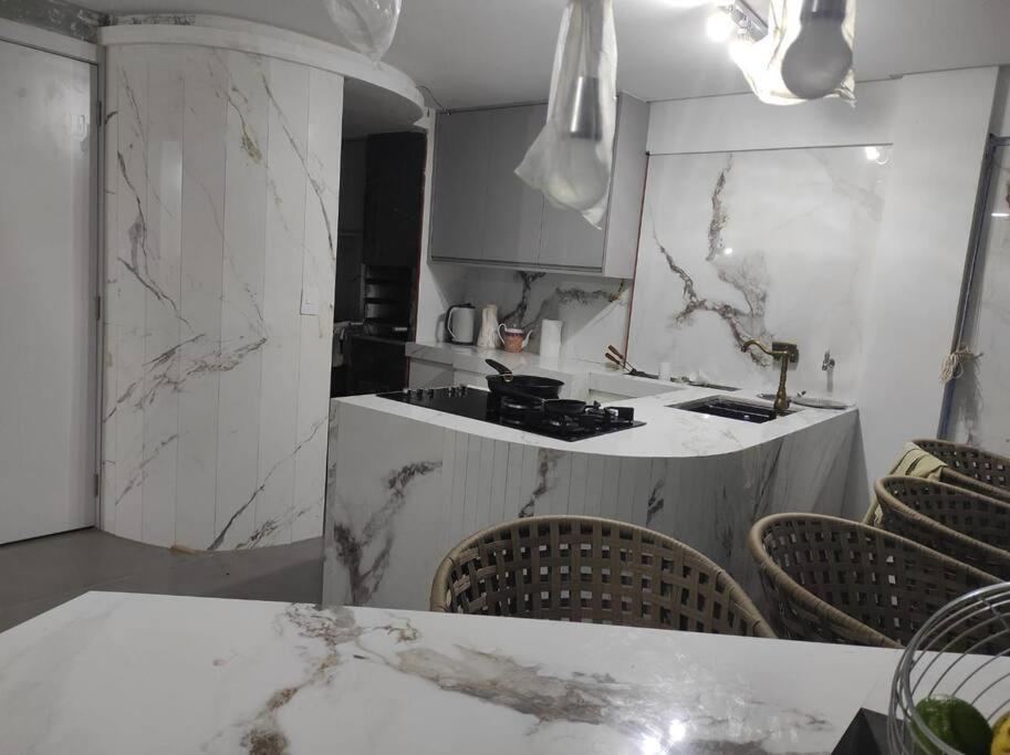 Balneário Camboriu 4 quartos Avenida Atlântica