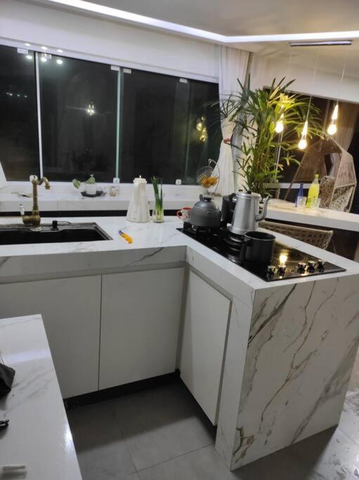Balneário Camboriu 4 quartos Avenida Atlântica