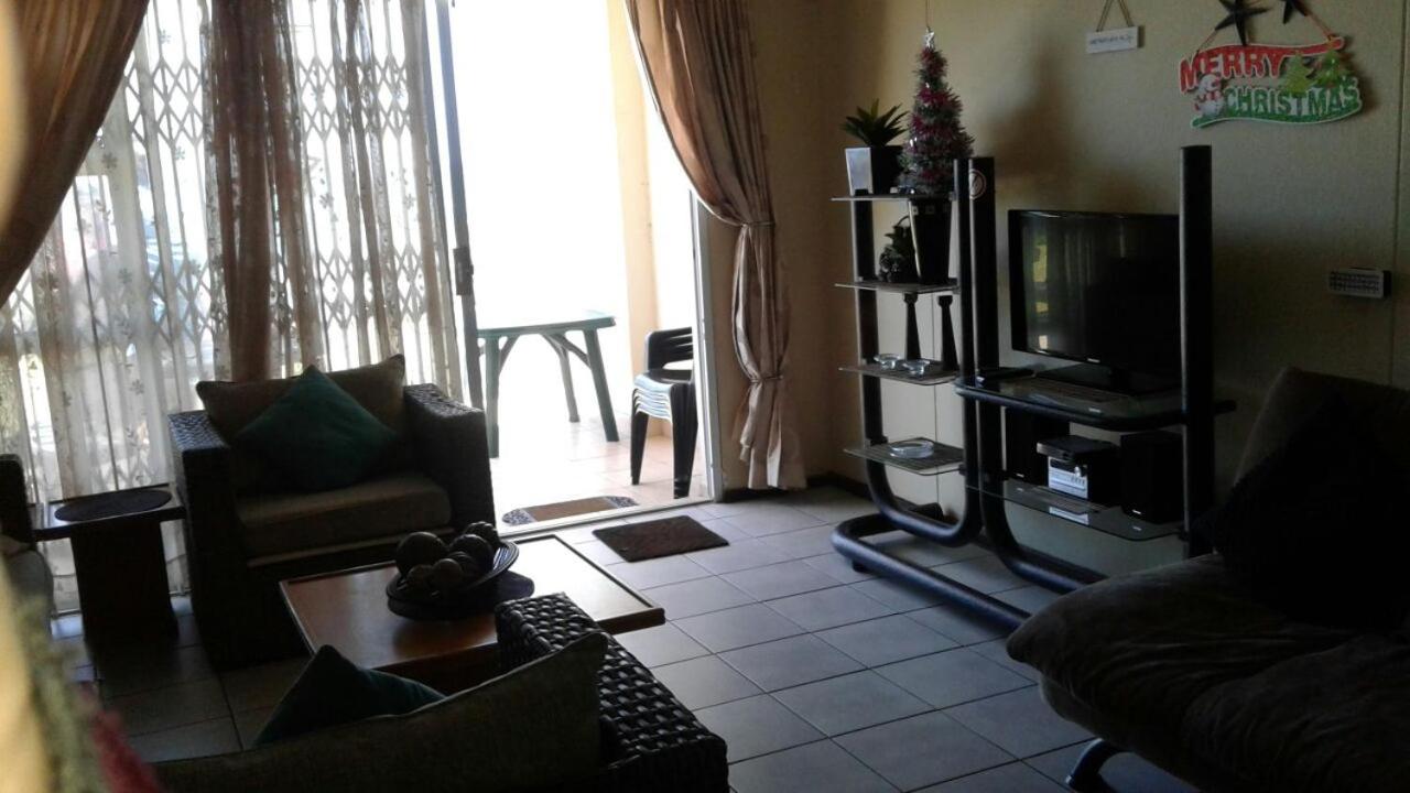 Photo 12