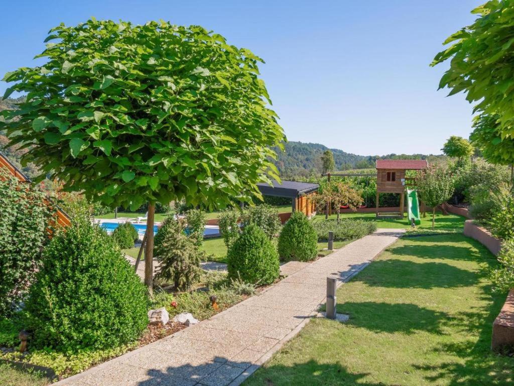 Mala kuća Mia