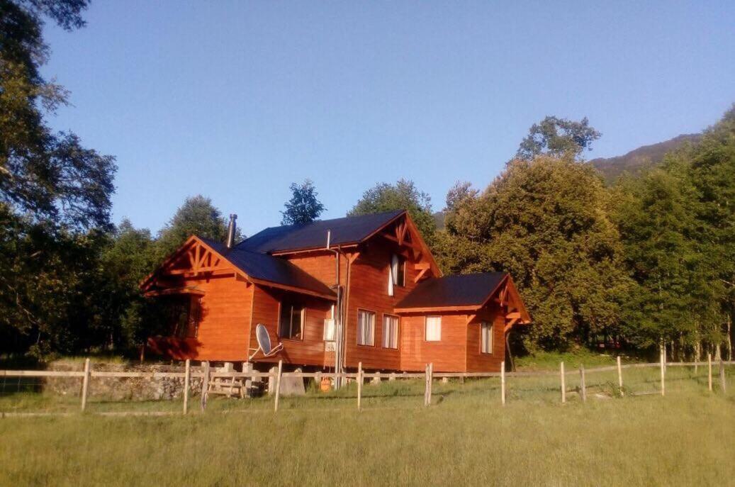 Cabañas Los Canelos Hermosa granja en Pucón