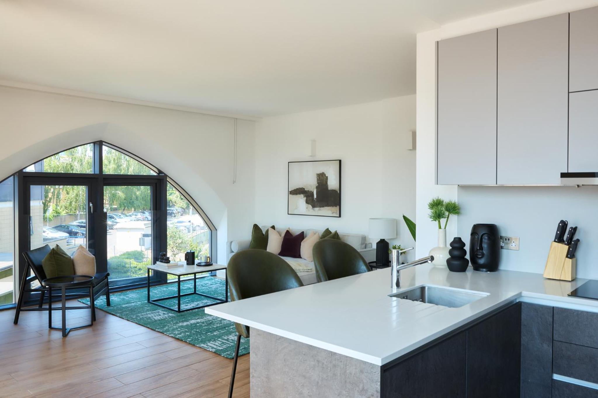Kew Bridge by Viridian Apartments view 3