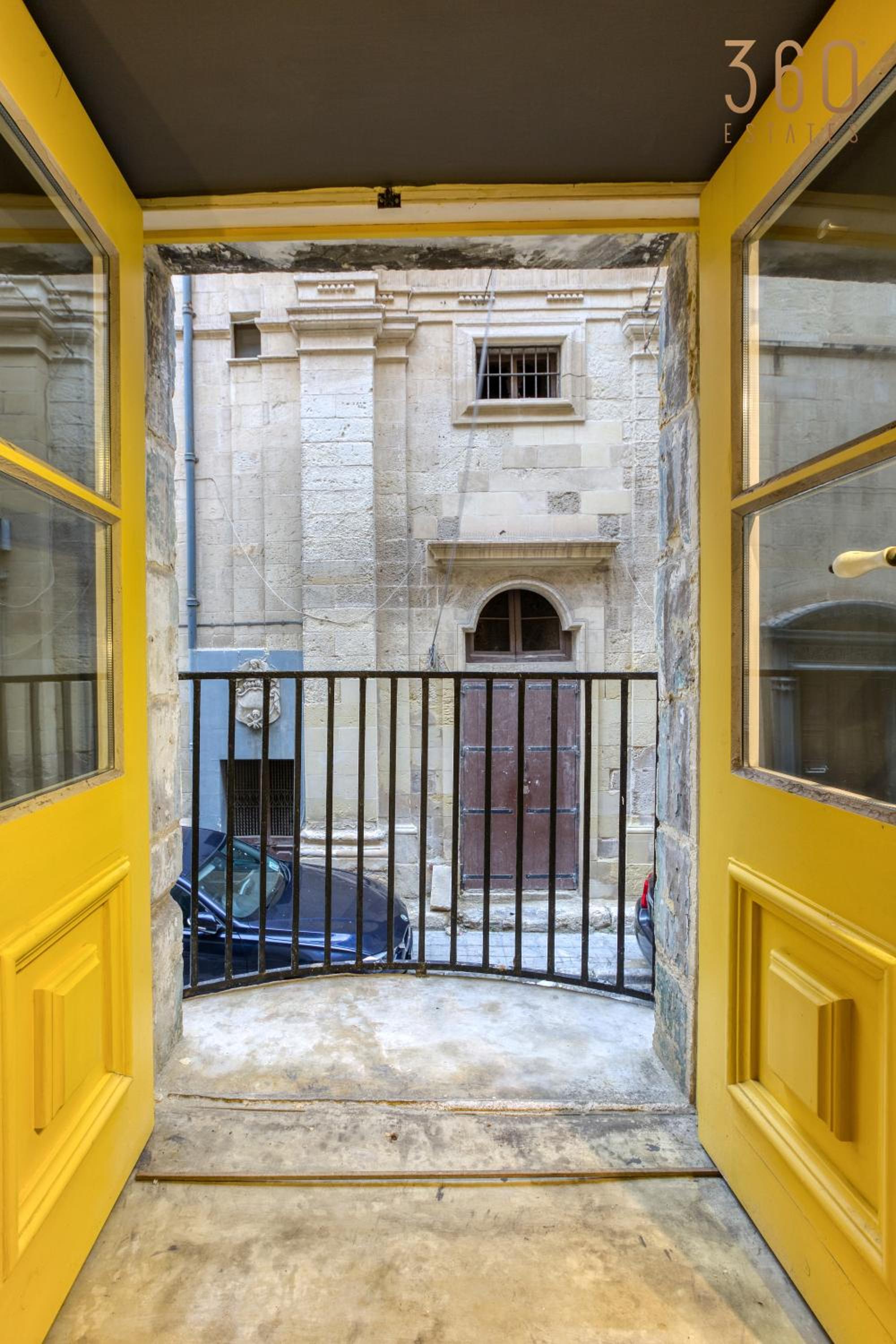 A sensational 1BR home in Valletta Centre by 360 Estates view 4