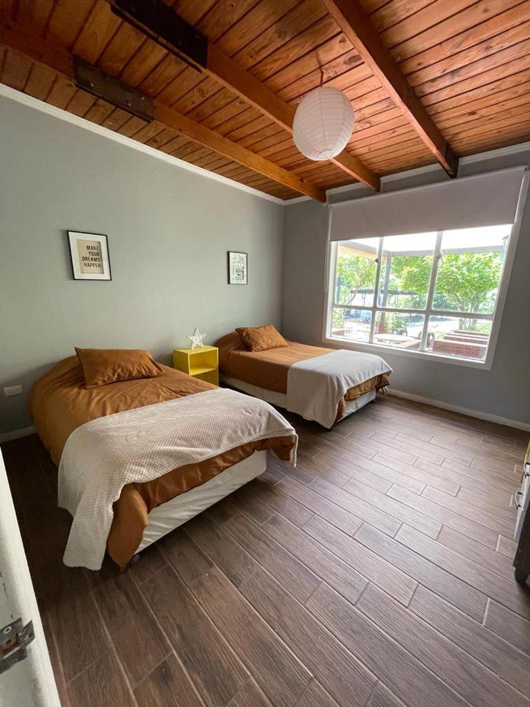 Agradable casa con Tina de agua Caliente y Piscina