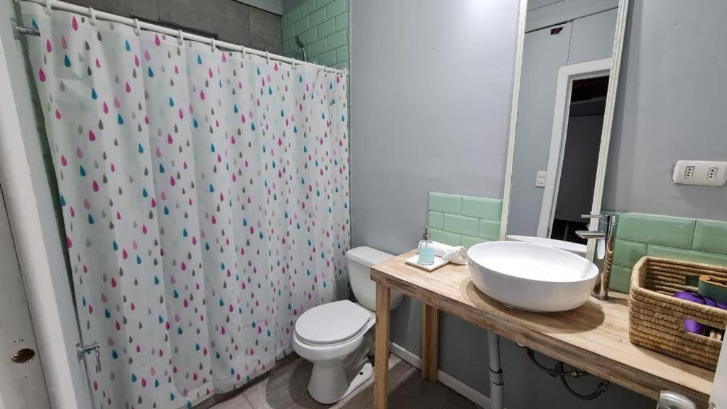 Agradable casa con Tina de agua Caliente y Piscina
