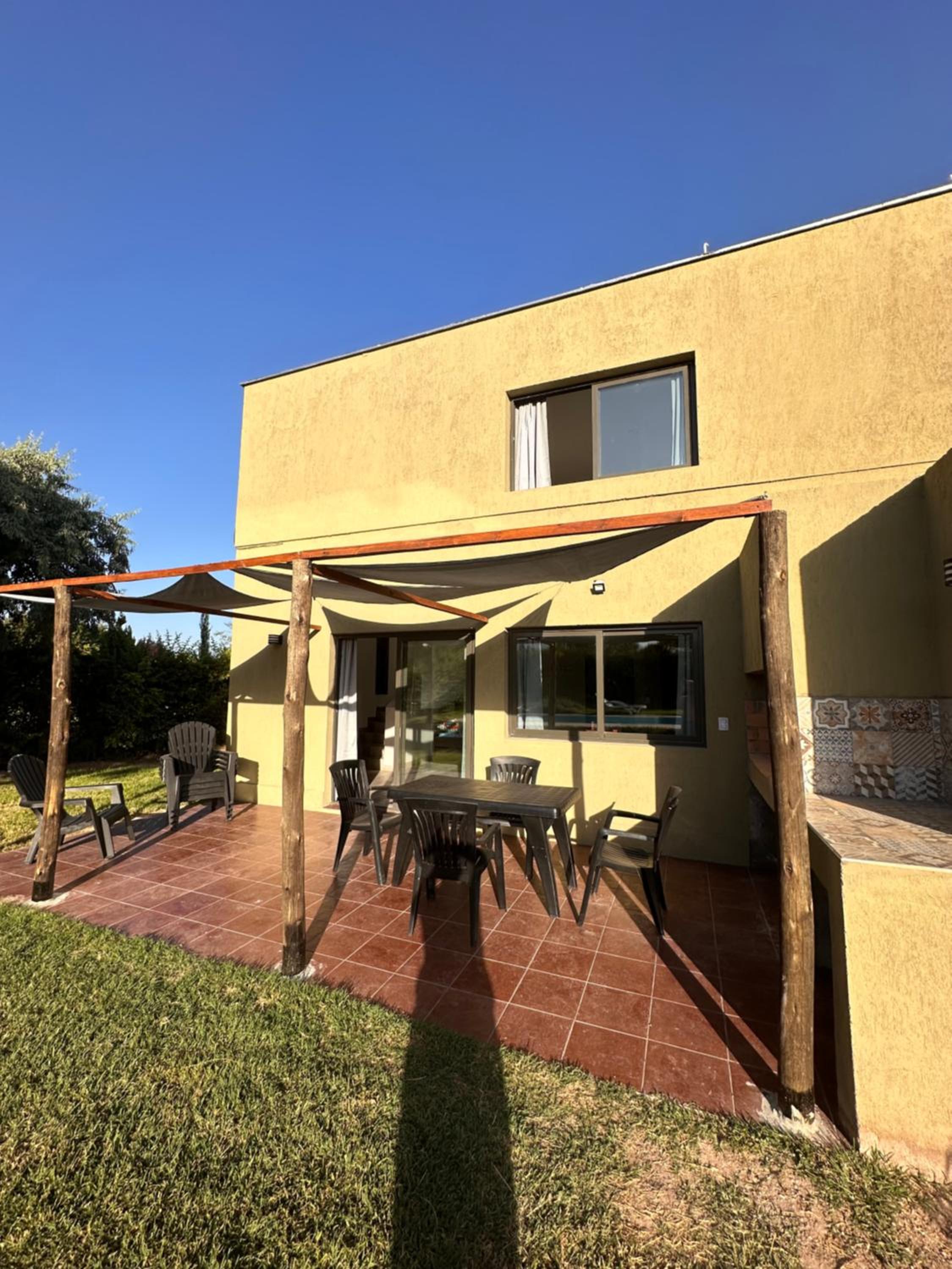 DUPLEX LOS CEREZOS VISTALBA