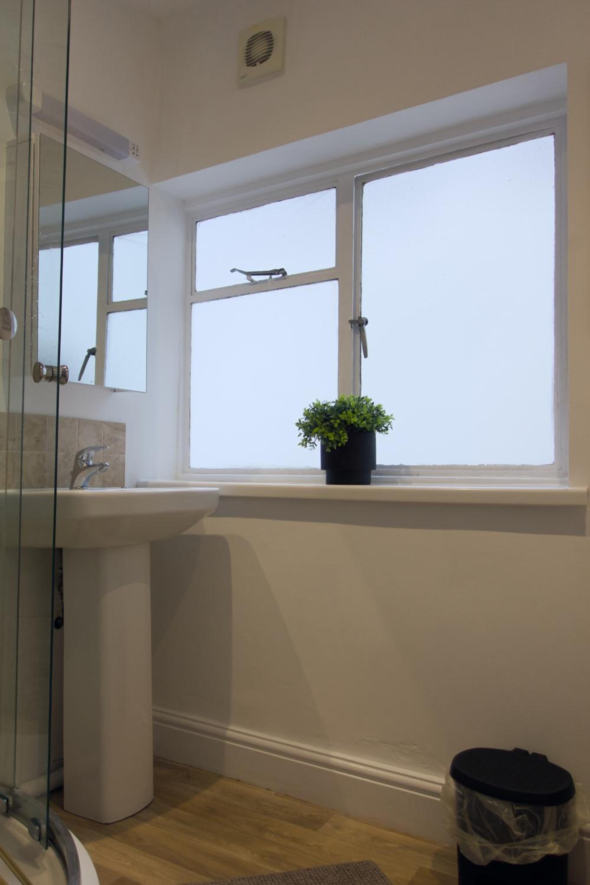 Studio apartment - The Topaz view 2