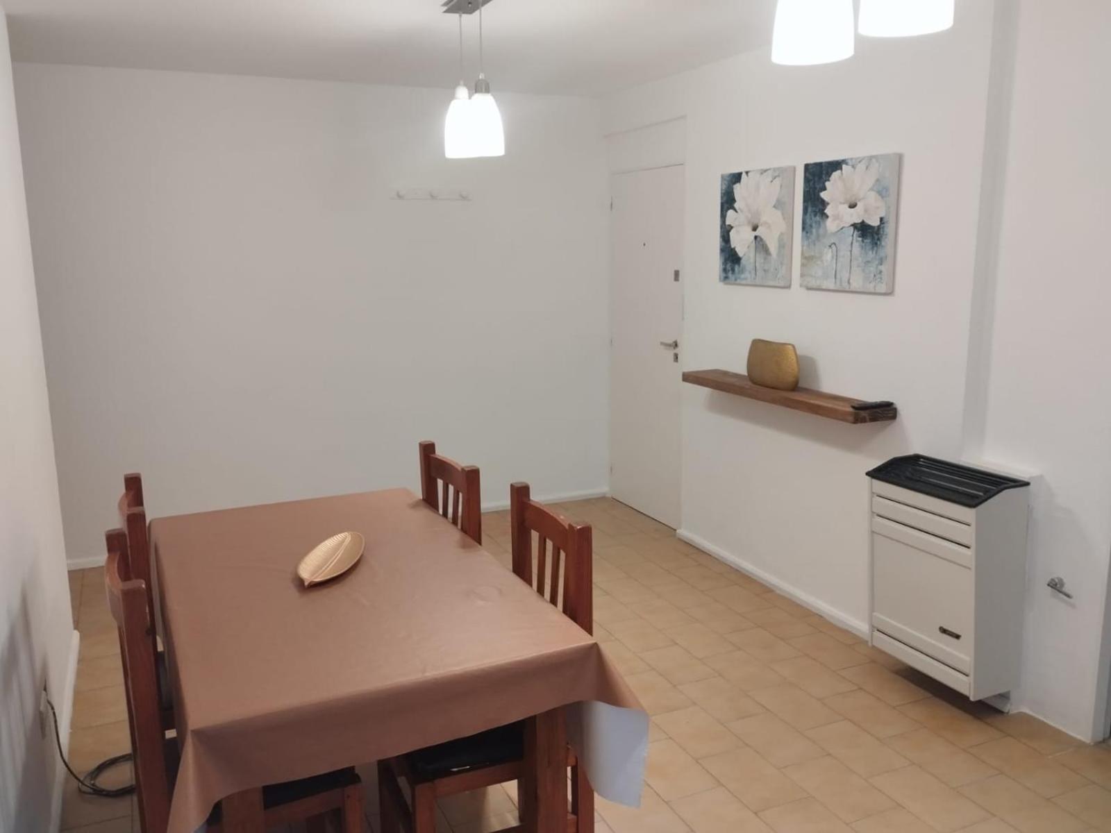 Departamento 3 Ambientes con Cochera y Vigilancia - Contactar al telefono - Es con previa reserva
