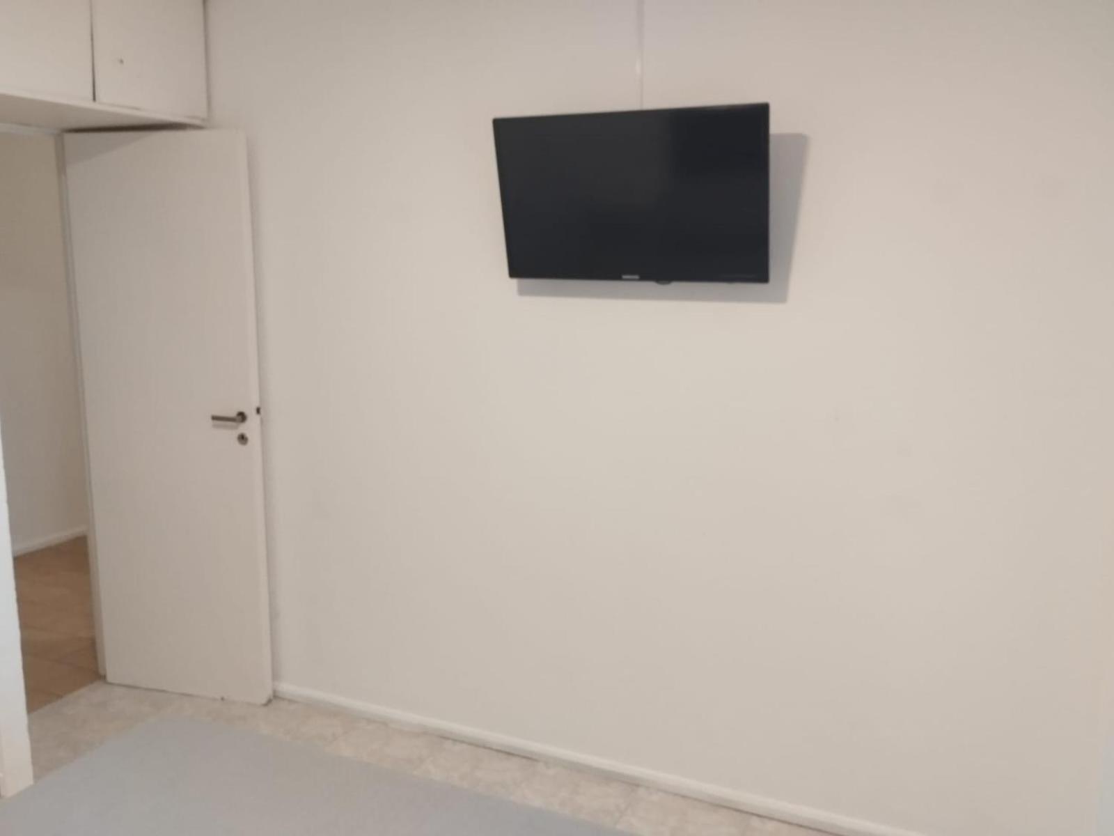 Departamento 3 Ambientes con Cochera y Vigilancia - Contactar al telefono - Es con previa reserva