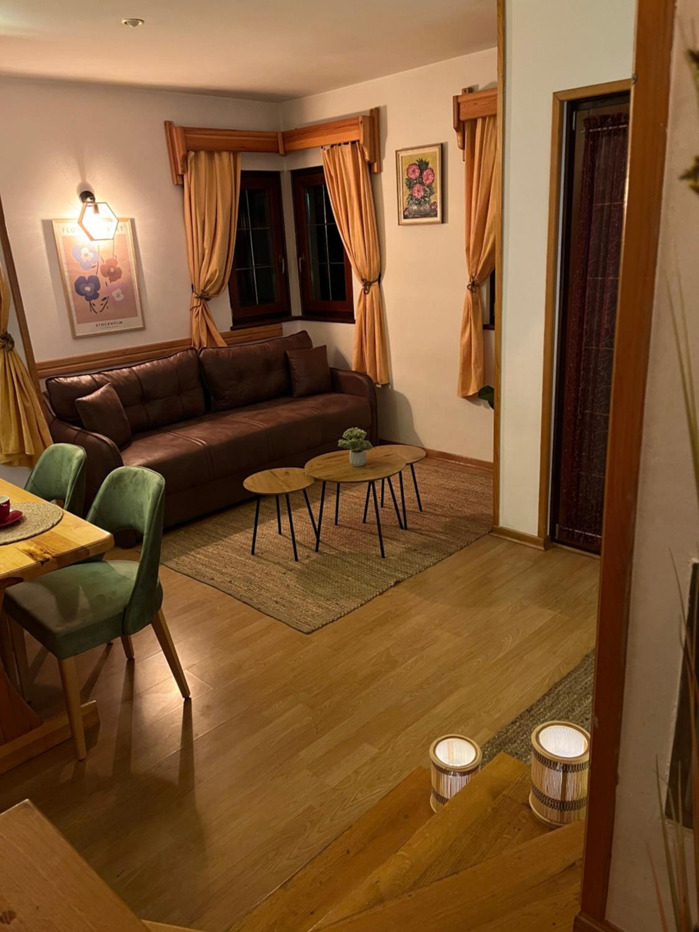 Kraljevi konaci Helena view 3