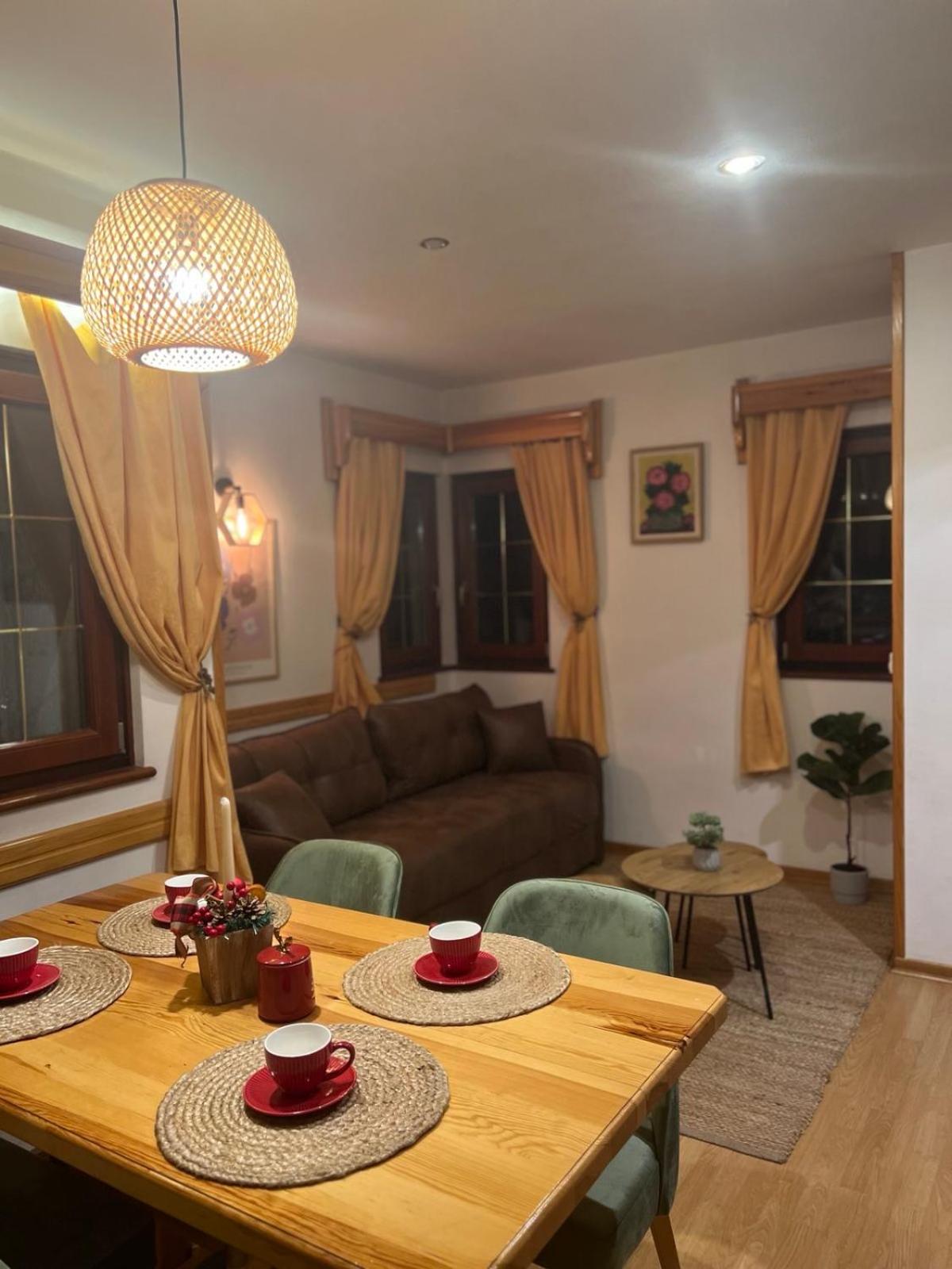 Kraljevi konaci Helena view 4