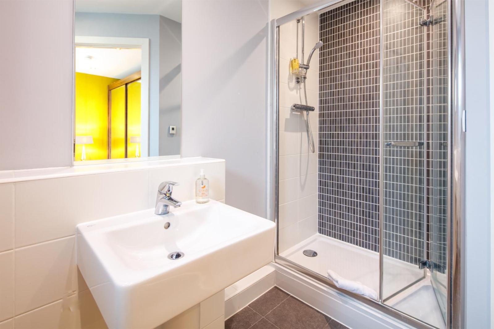 The Boat House Apartment by Cliftonvalley Apartments