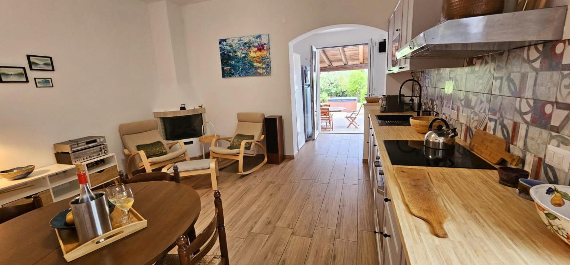 Seaside Villa with Hot Tub, 5mins walk from the sea view 5