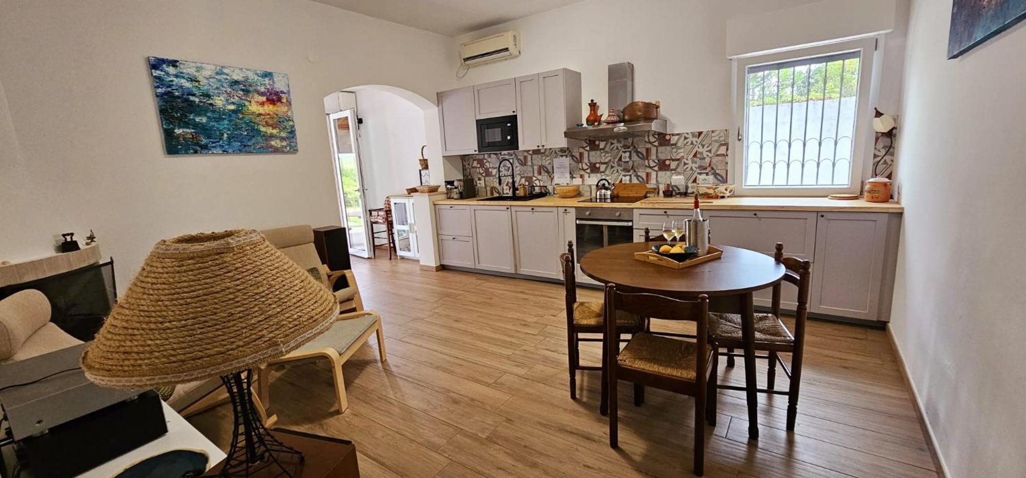 Seaside Villa with Hot Tub, 5mins walk from the sea view 3