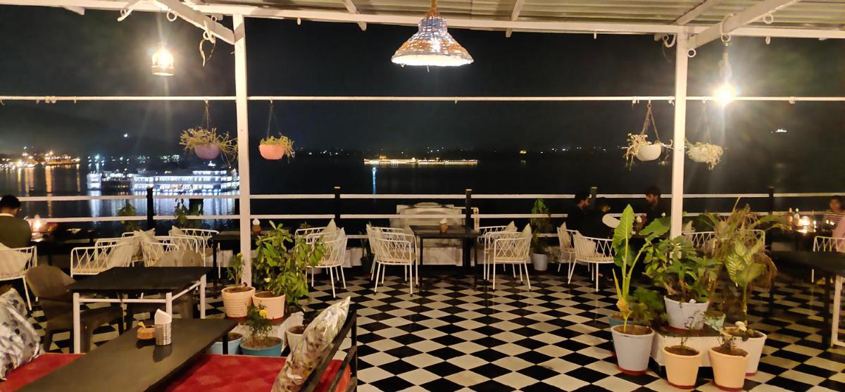 Hotel Lake Star view 4