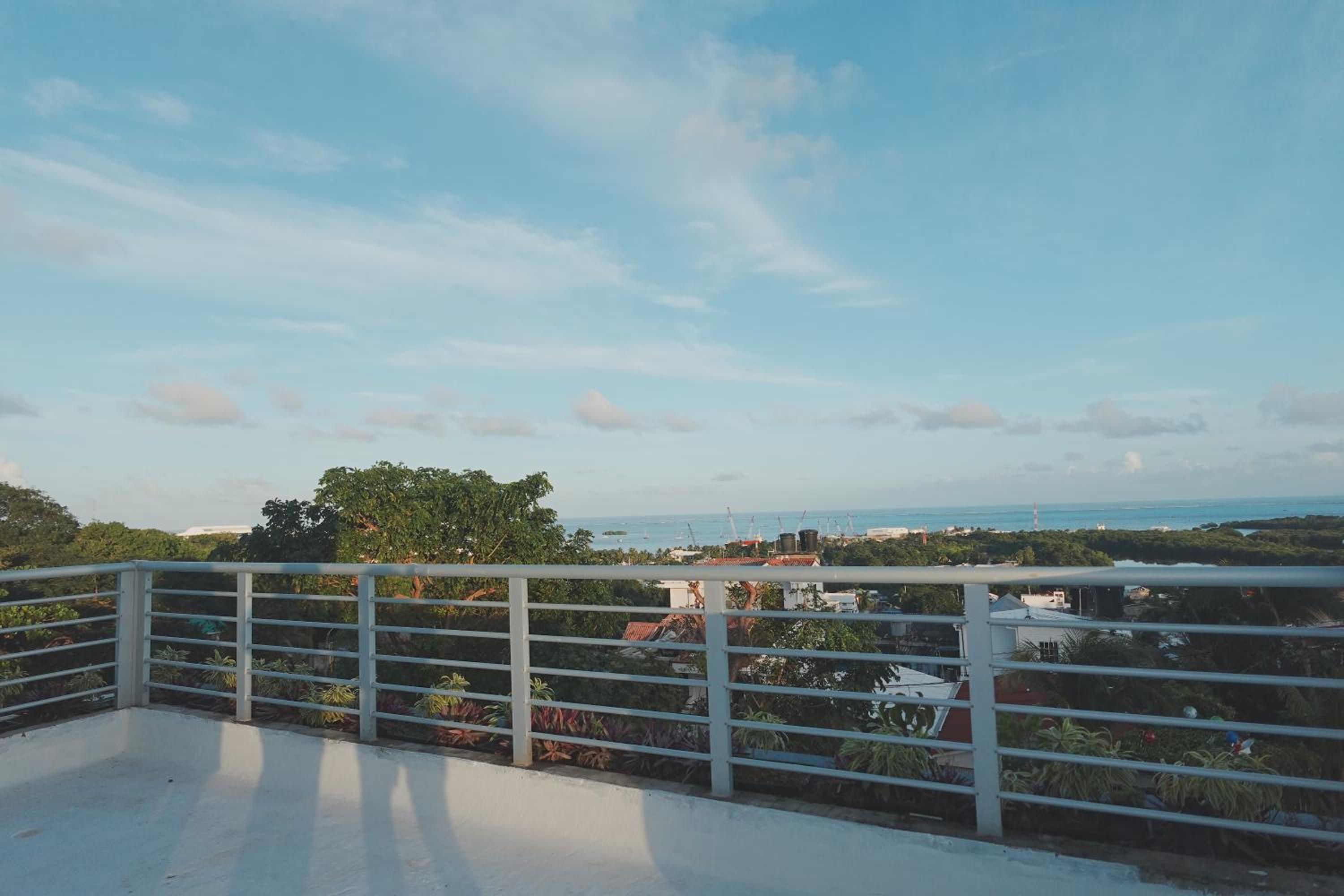 Saphire Apartments