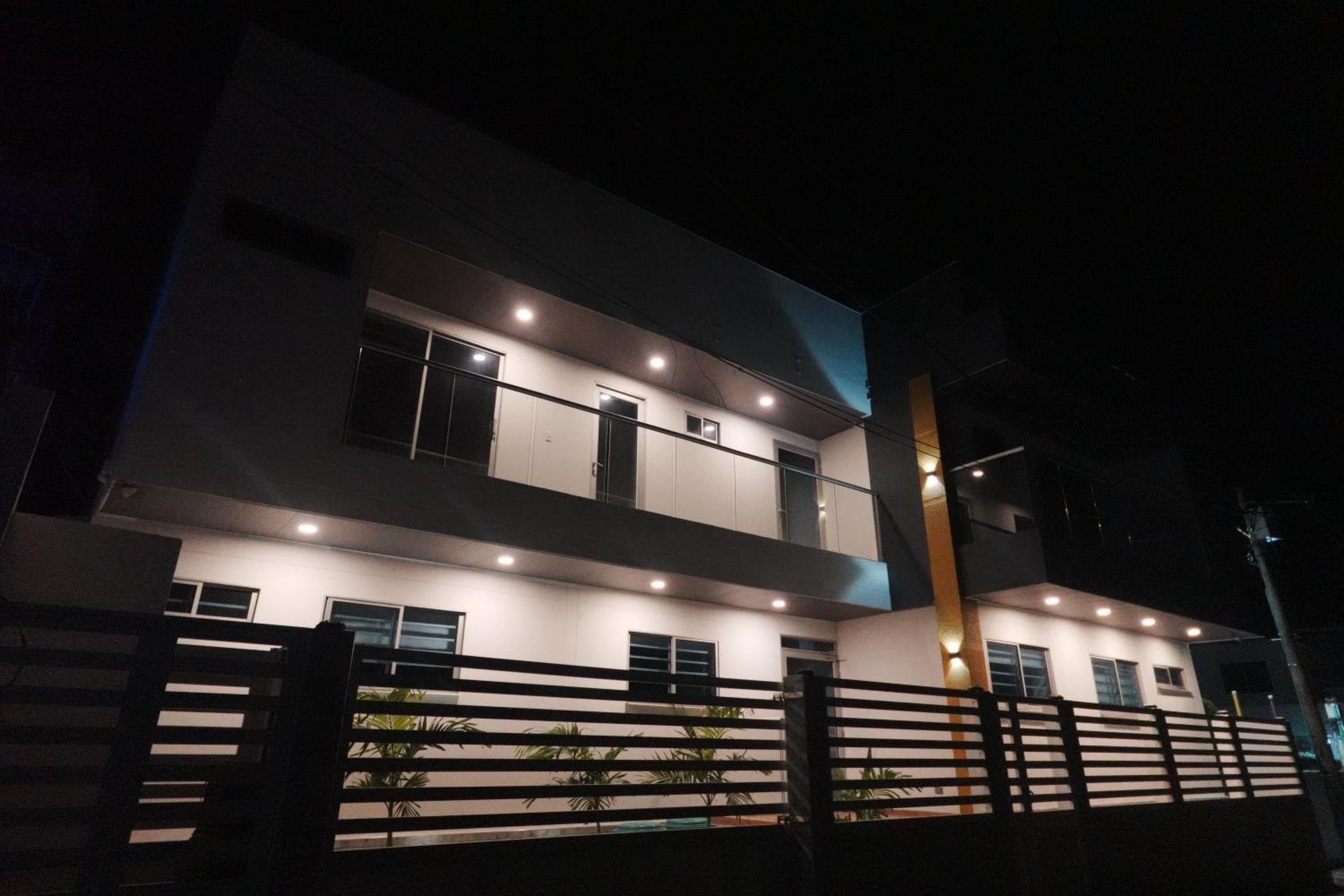 Saphire Apartments