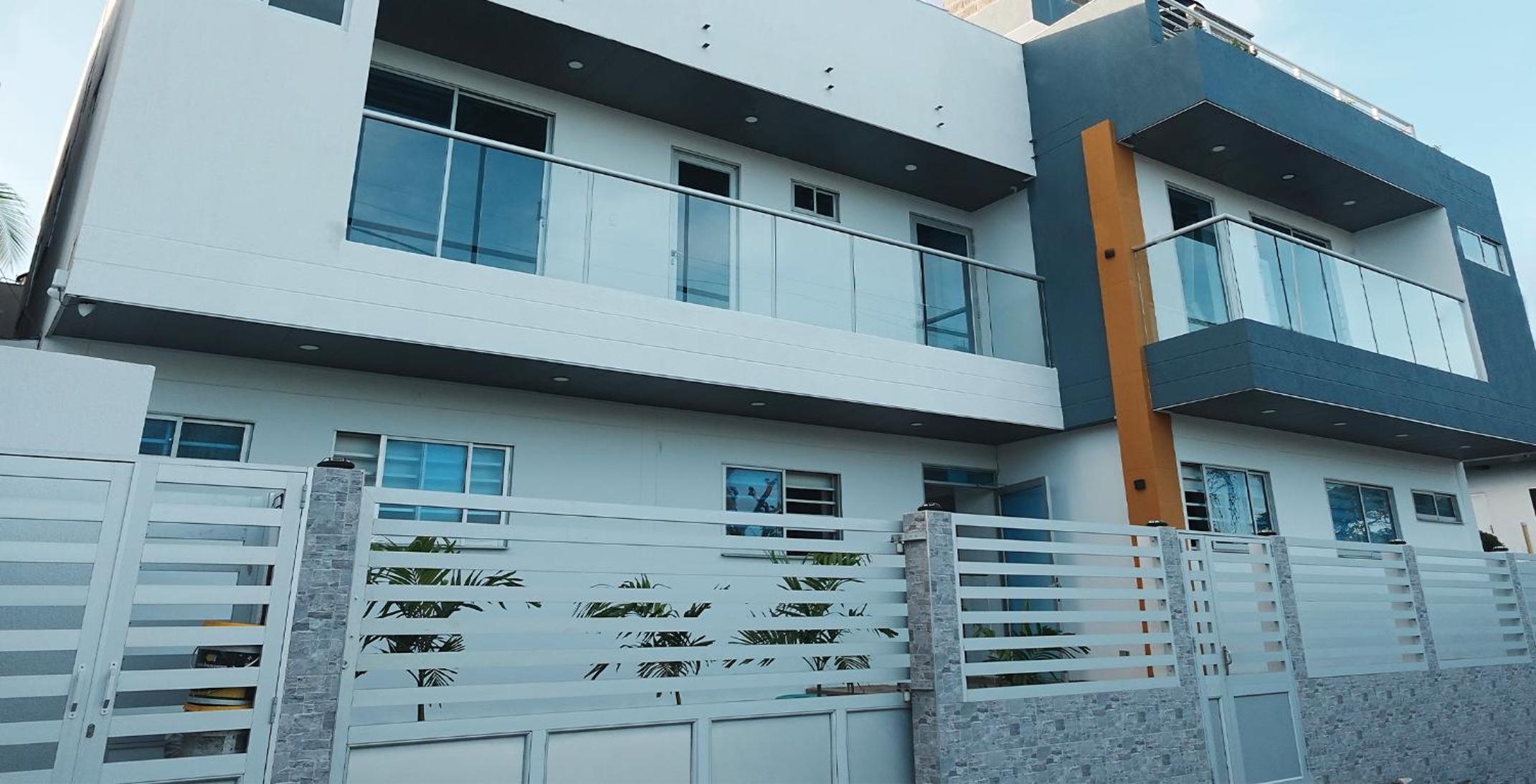 Saphire Apartments