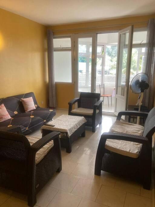 Coastal Roses 1 bed summer vacation private beachfront furnished apartment flic en flac view 4