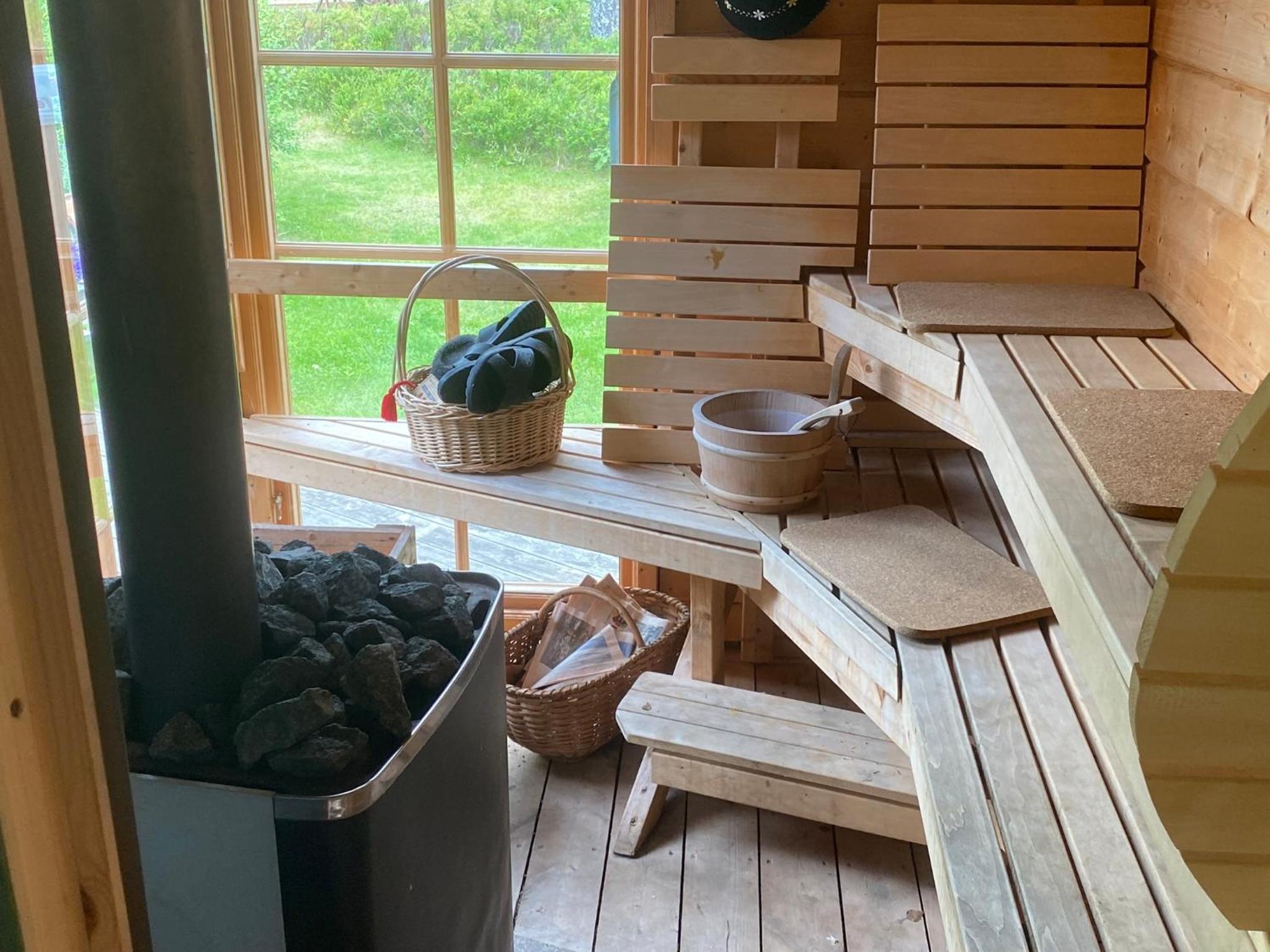 Timrad stuga i kanten av skogen med SPA möjlighet view 5
