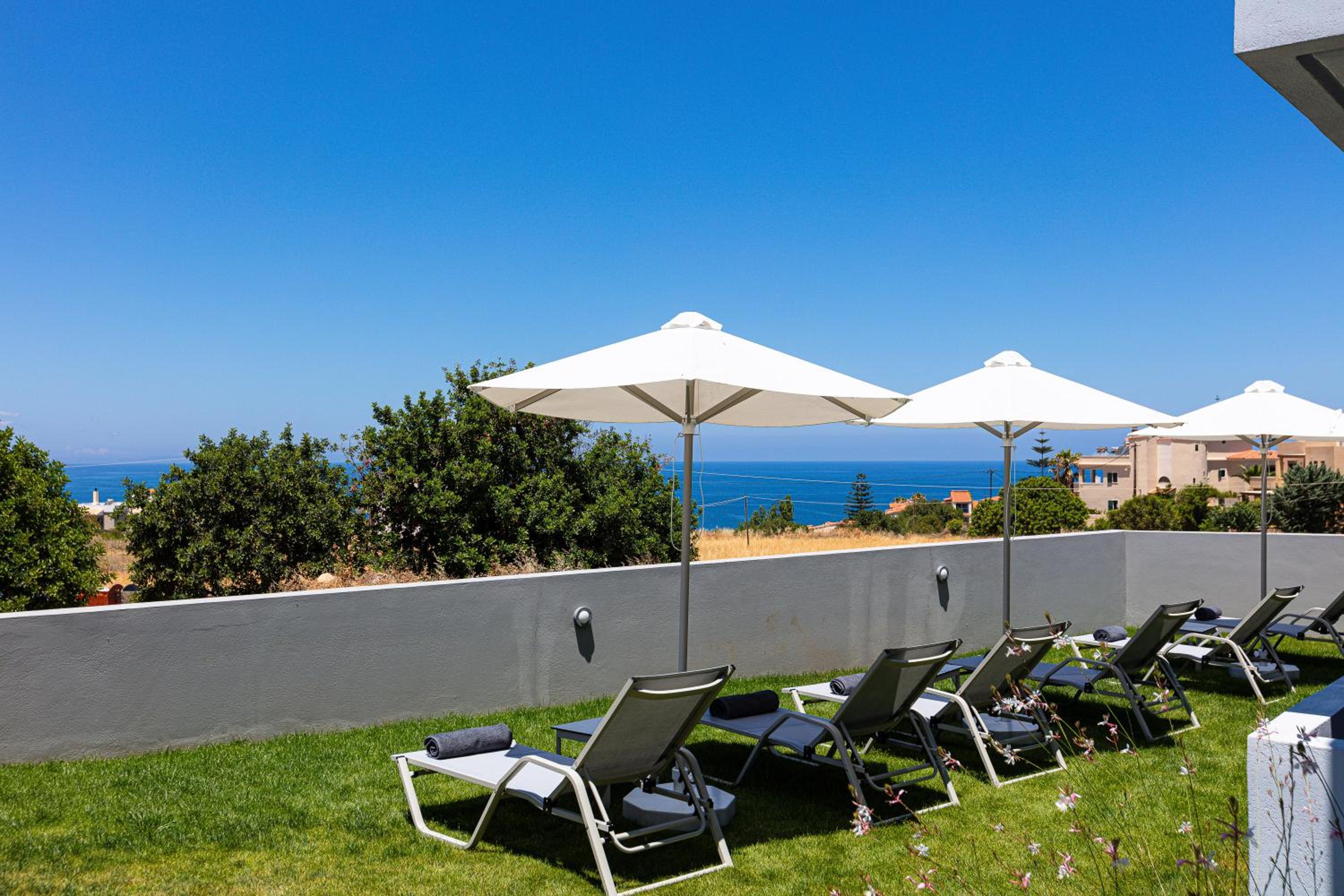 Hotel Evilio Suites, Inspired Family Retreat, Βy ThinkVilla - Image 1