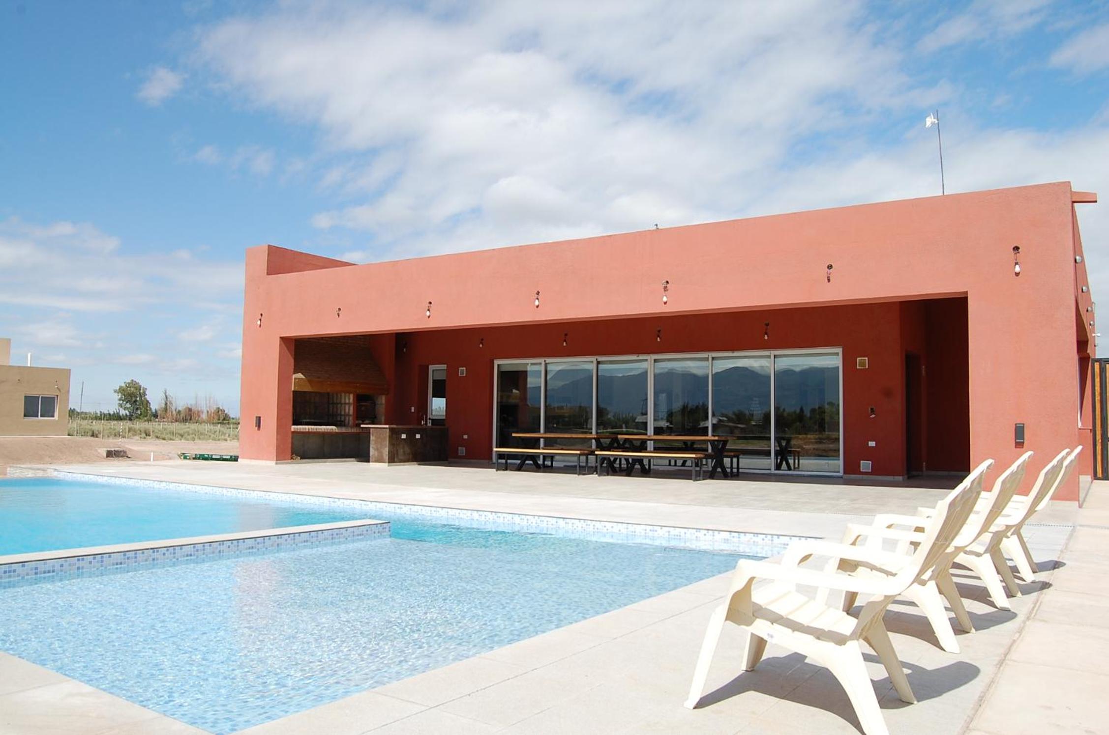 Casa Rojo Teja