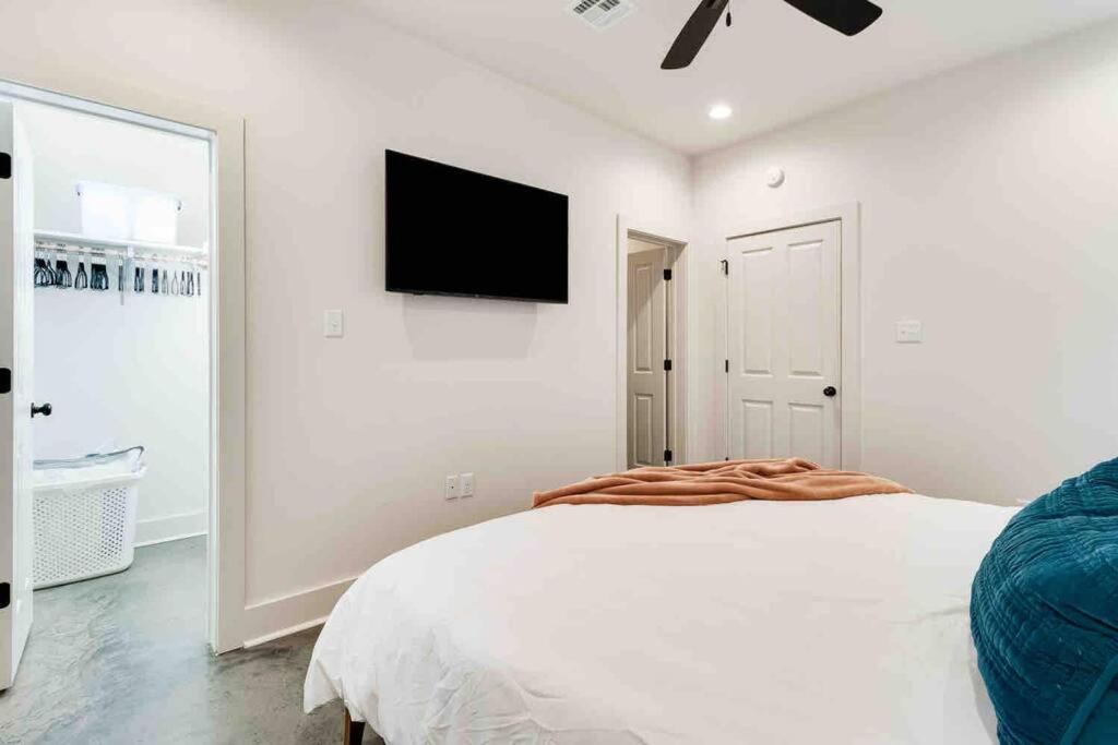 Magnolia house*King Bed*Instant booking*Click now view 5