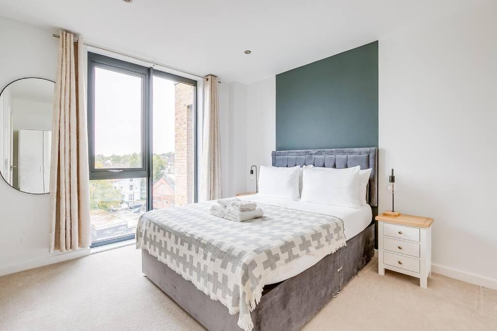 Last-Minute Grabs l Cozy Apt in Camden Town By Capital Retreats Short Lets & Serviced Accommodation London With Balcony, Free WiFi