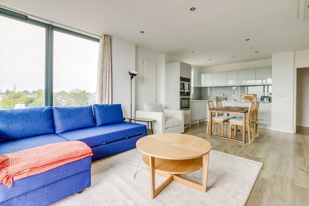 Last-Minute Grabs l Cozy Apt in Camden Town By Capital Retreats Short Lets & Serviced Accommodation London With Balcony, Free WiFi