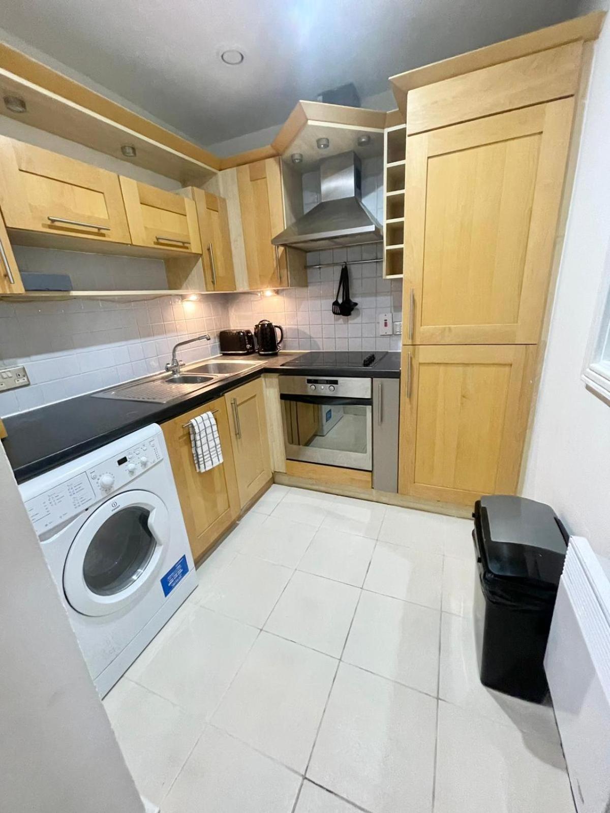 Cozy Apartment in Stratford next to Abba
