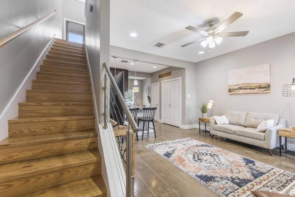 Cozy 2 Bed Townhome near the Hospital view 3