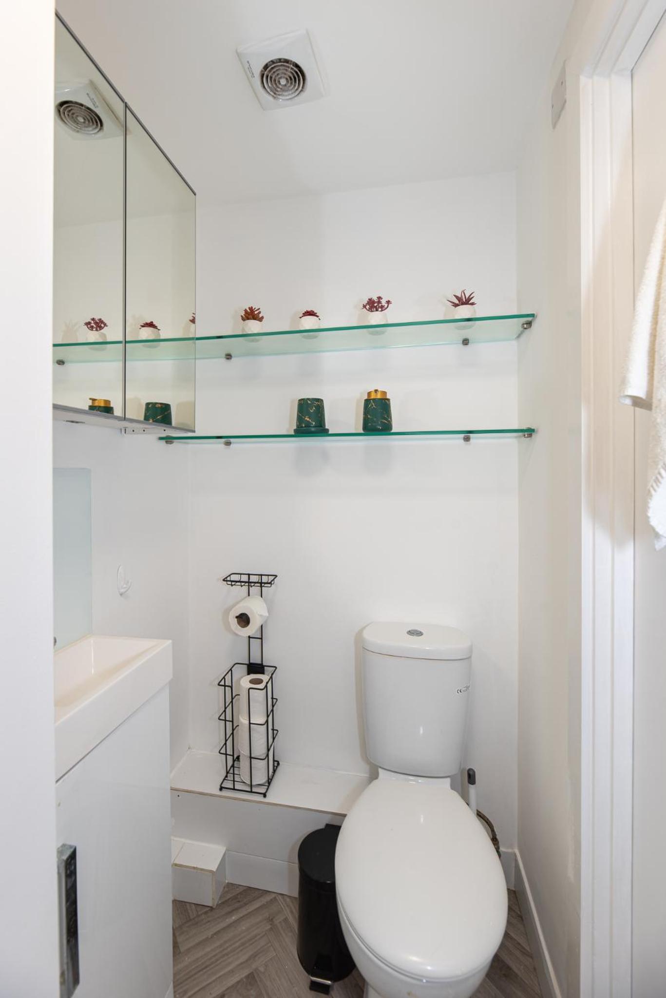 Small and Trendy studio 3B