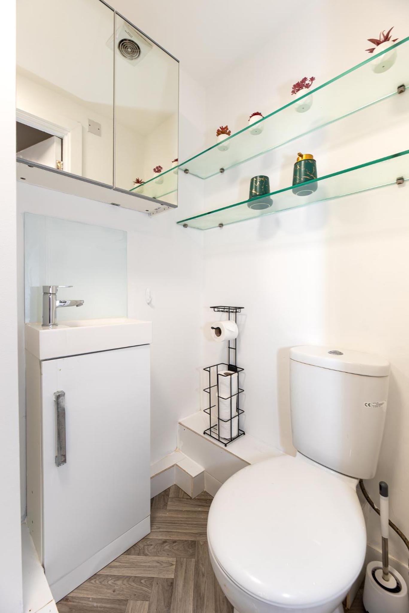 Small and Trendy studio 3B