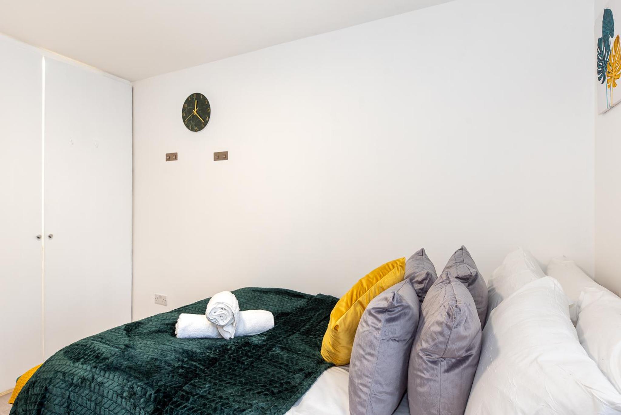 Small and Trendy studio 3B
