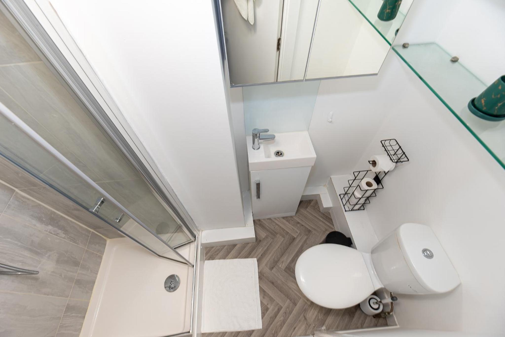 Small and Trendy studio 3B