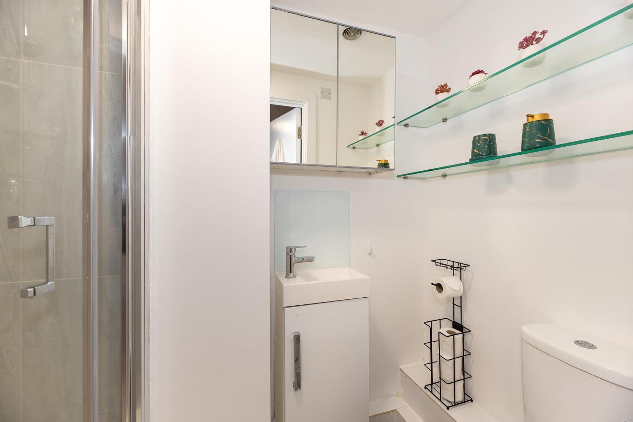 Small and Trendy studio 3B