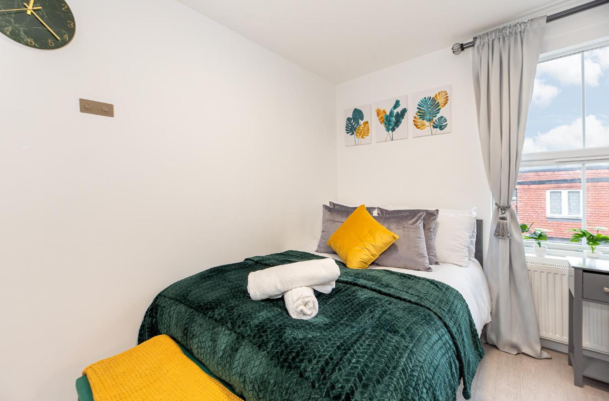 Small and Trendy studio 3B