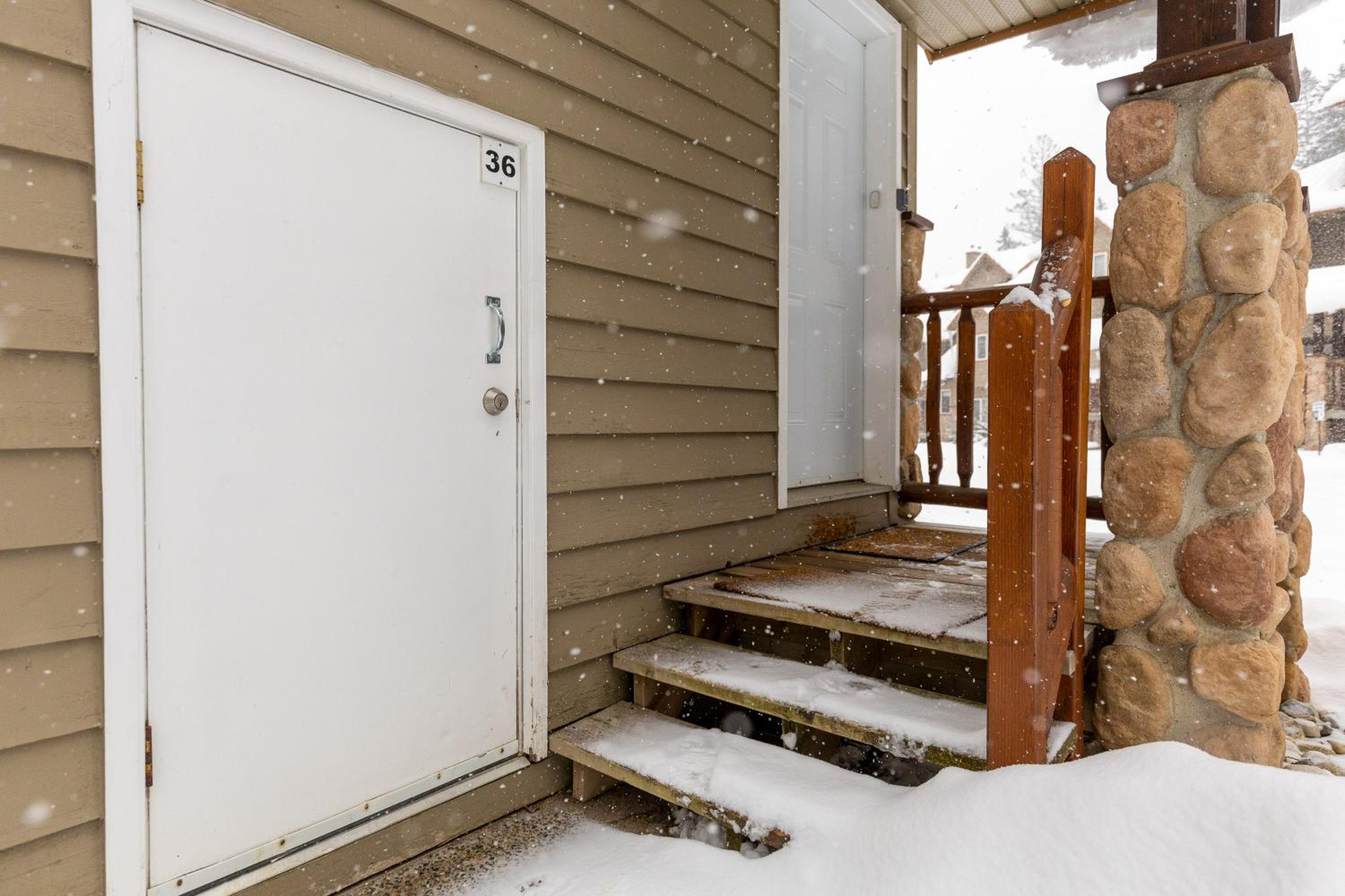Fernie Vacations - Stone Creek Chalets by Fernie Central Reservations - Property Image 45